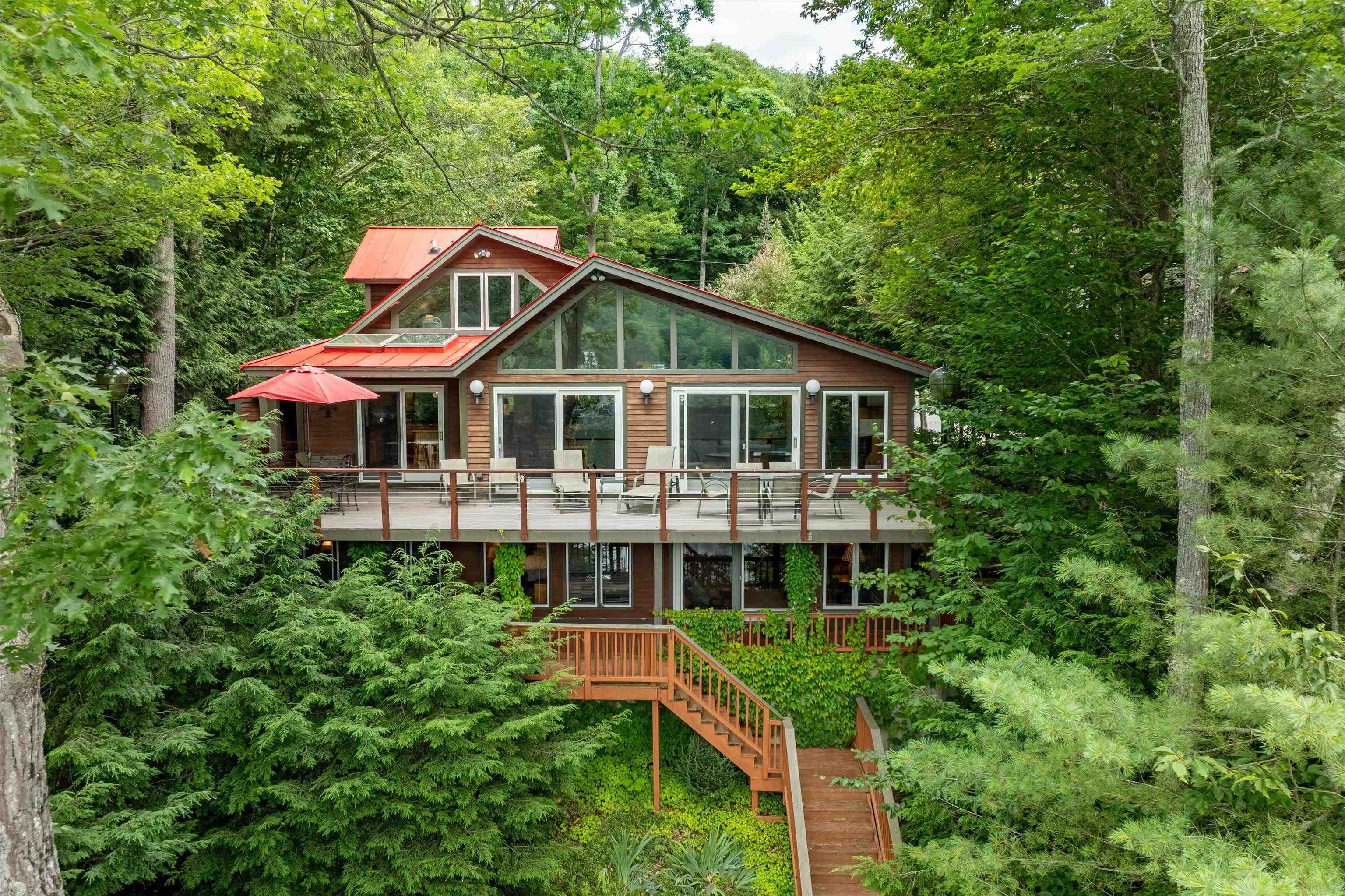LUDLOW VT Lake House for sale $$1,990,000 | $461 per sq.ft.