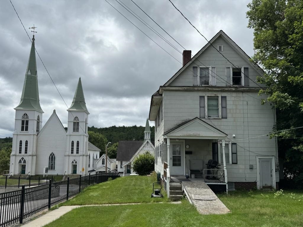 Homes for sale in Littleton, NH | 194 Main St, Littleton, NH 03561 | MLS# 5052412