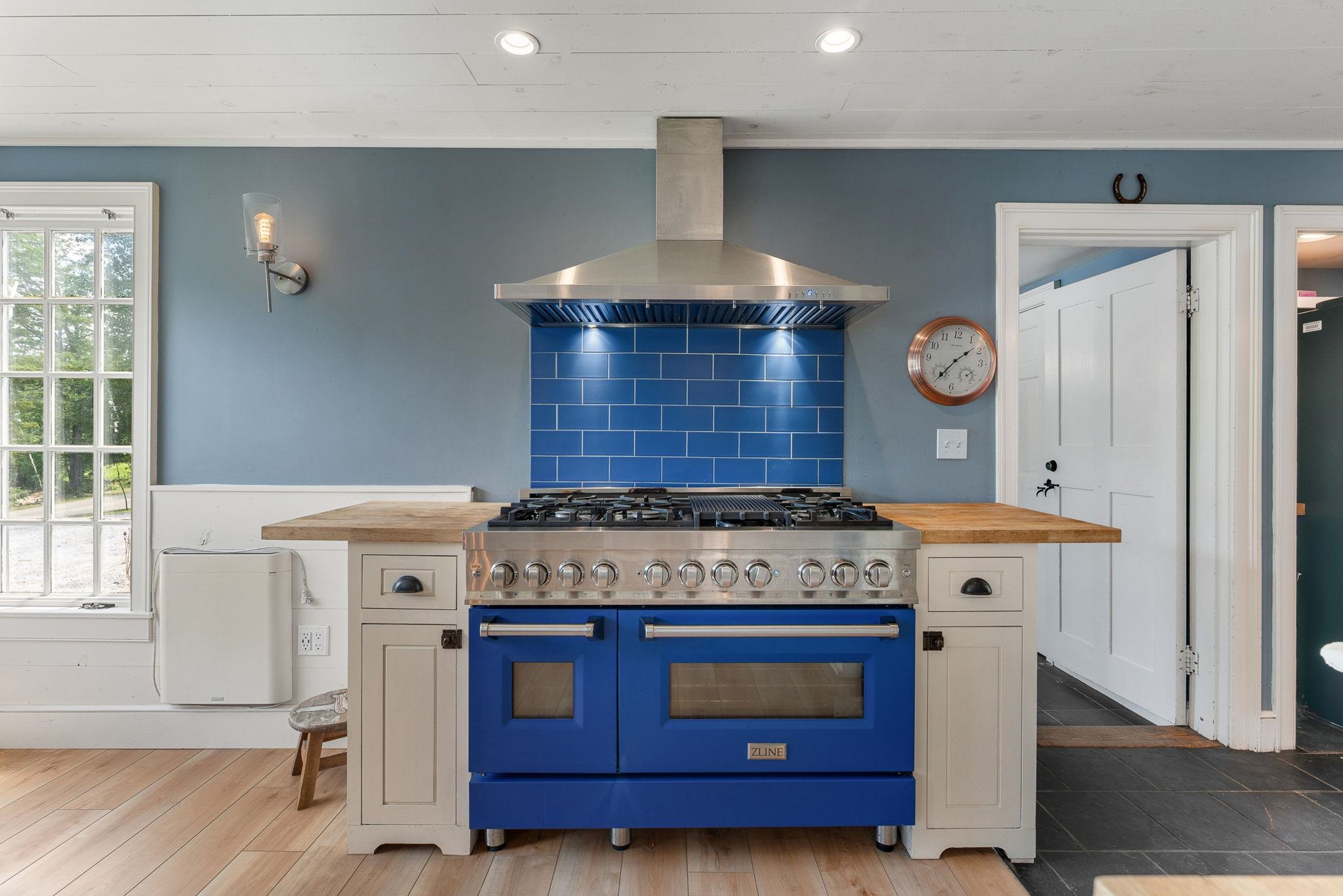 Gorgeous ZLINE 48" Professional dual fuel range, double oven and exhaust hood. 23714511