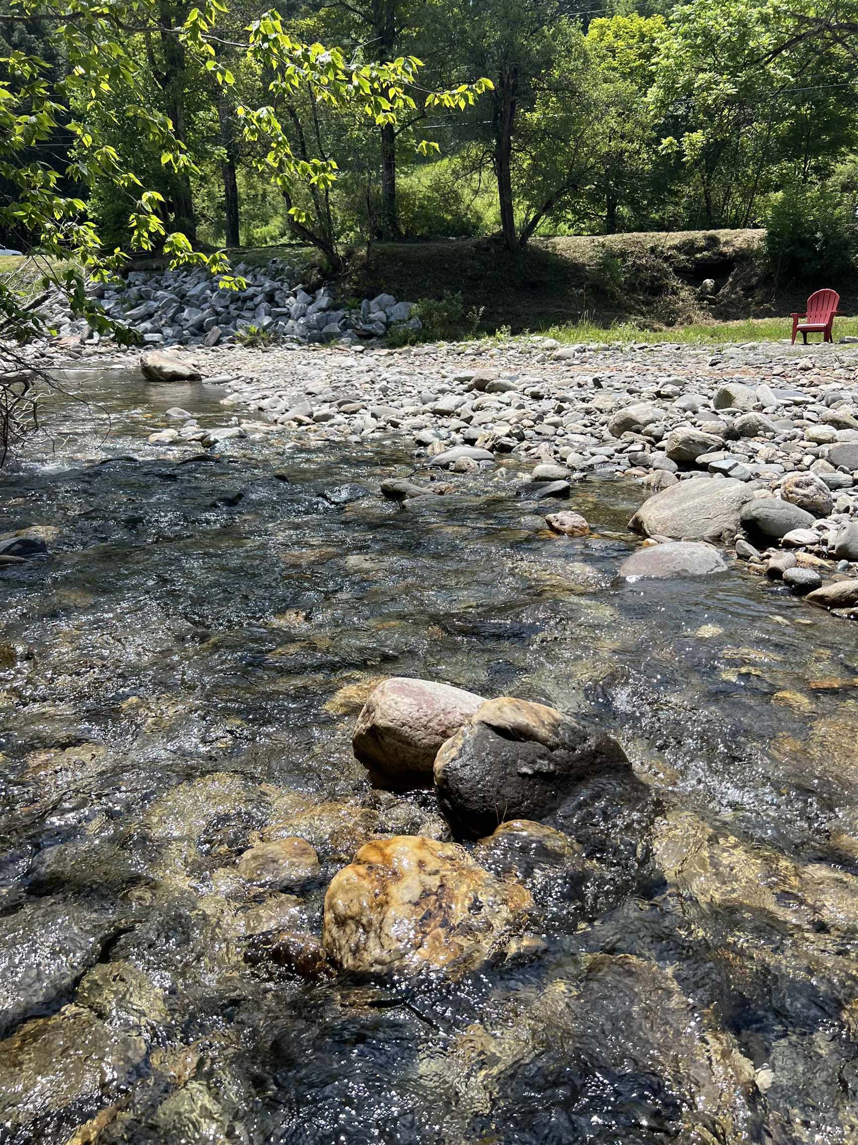 What a quiet meditative spot to spend your morning, evenings or midday! 23717272