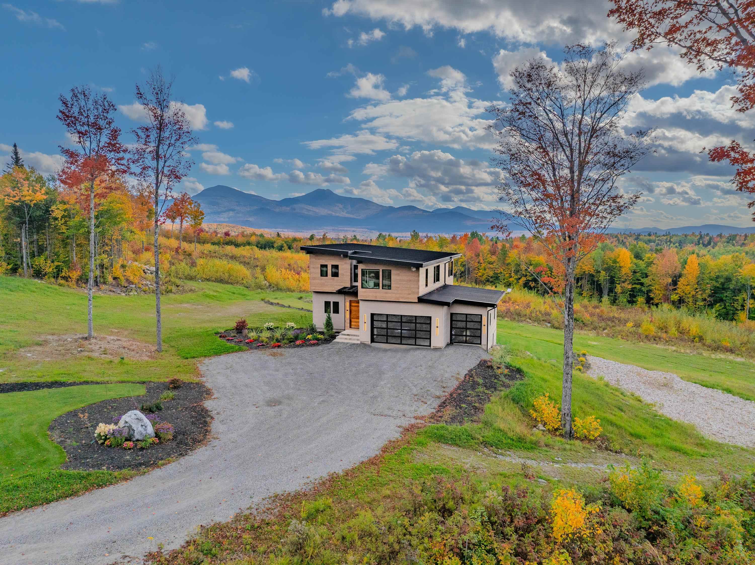 Homes for sale in Bethlehem, NH | 289 Ledgewood Dr, Bethlehem, NH 03574 | MLS# 5052894