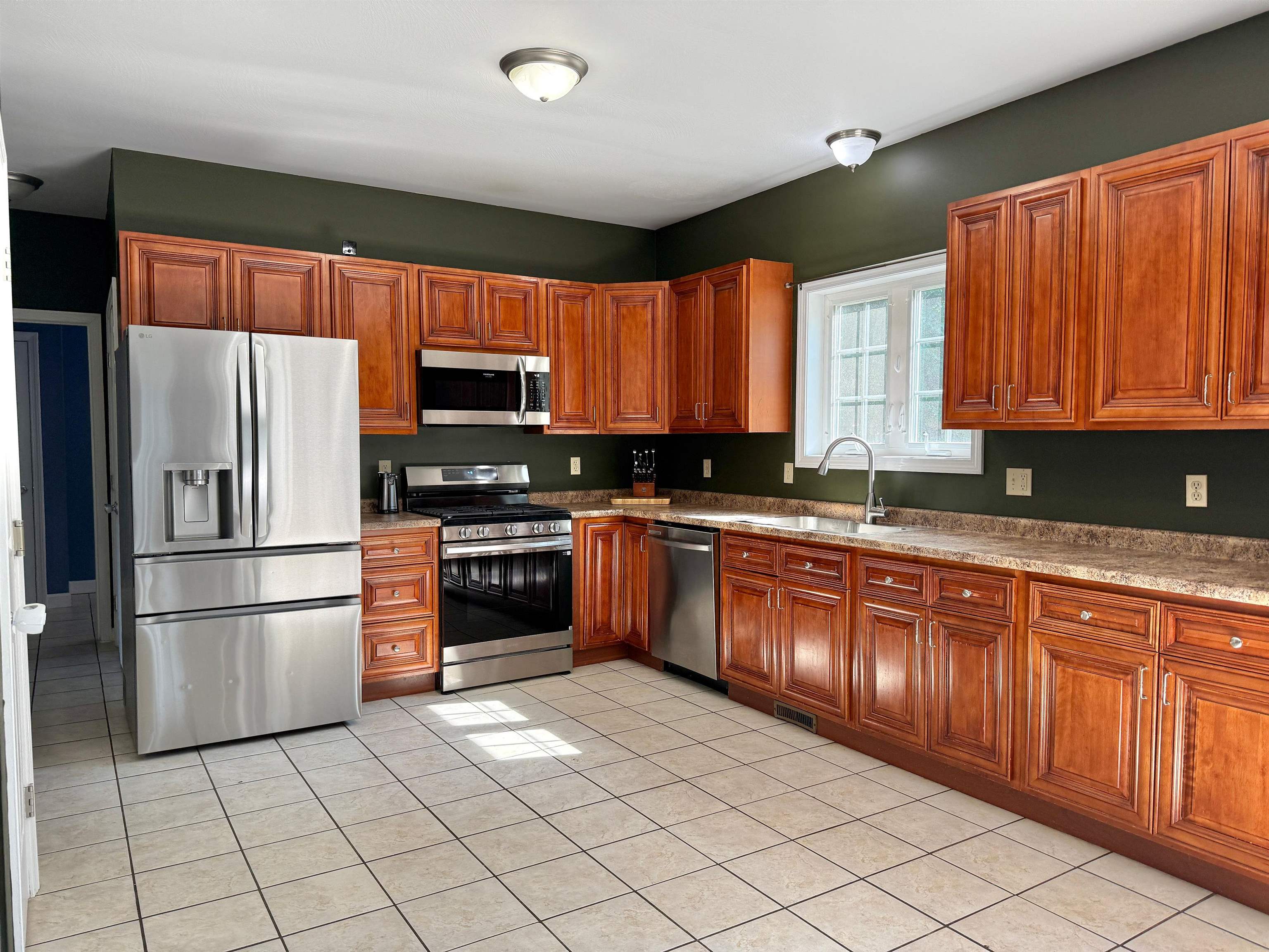 Homes for sale in Weare, NH | 233 North Stark Hwy, Weare, NH 03281 | MLS# 5052899