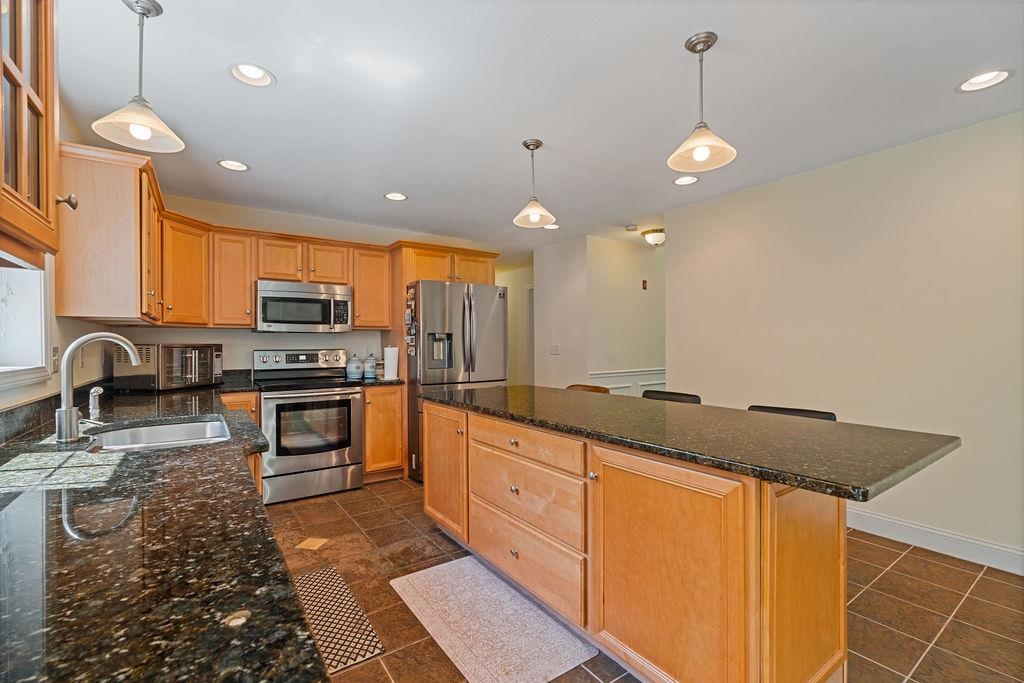 Homes for sale in Litchfield, NH | 13 Moose Hollow Rd, Litchfield, NH 03052 | MLS# 5053217