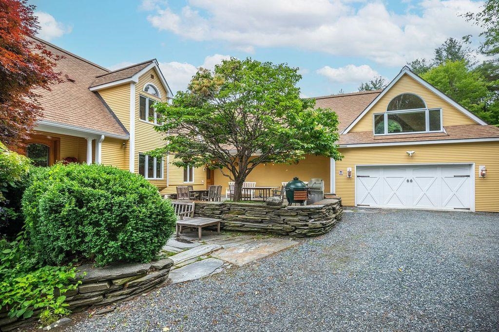 Homes for sale in Hartford, VT | 134 Chester Arthur Rd, Hartford, VT 05059 | MLS# 5053412