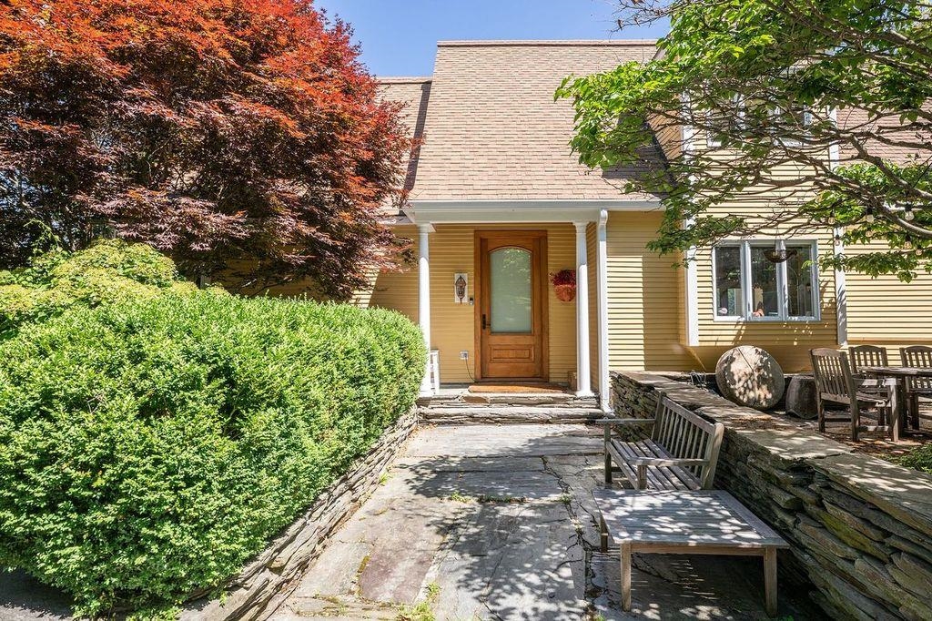 Homes for sale in Hartford, VT | 134 Chester Arthur Rd, Hartford, VT 05059 | MLS# 5053412