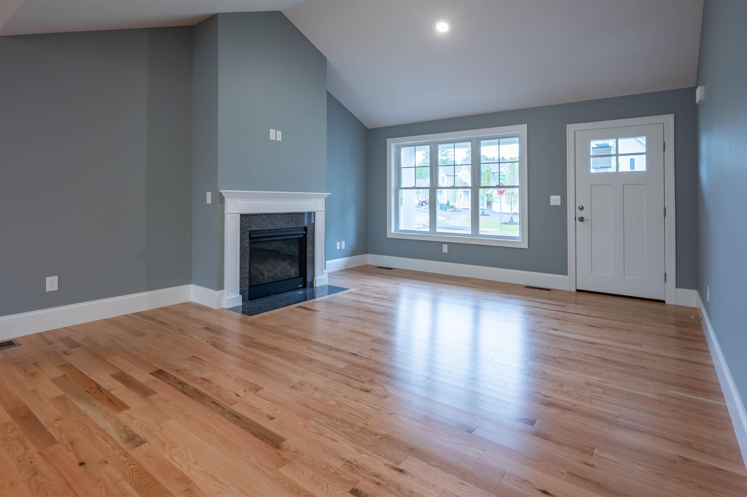 1 Wilderness Dr, Nashua, NH 03062