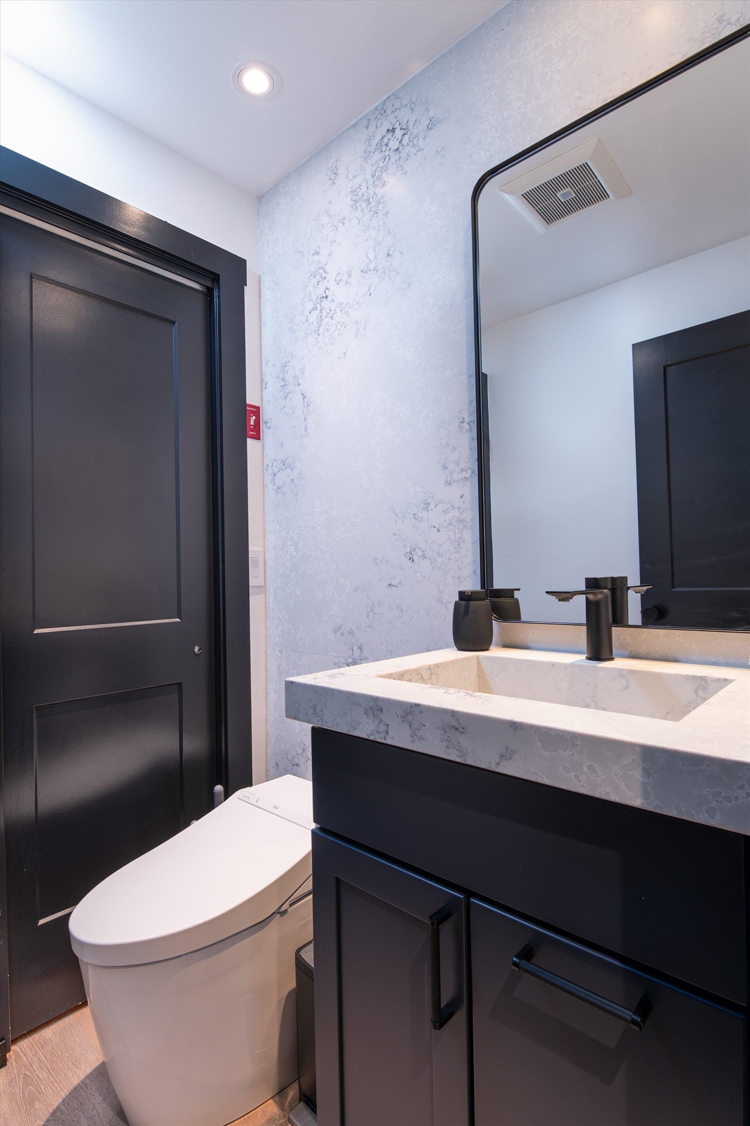 Main Level Powder Room 23710868