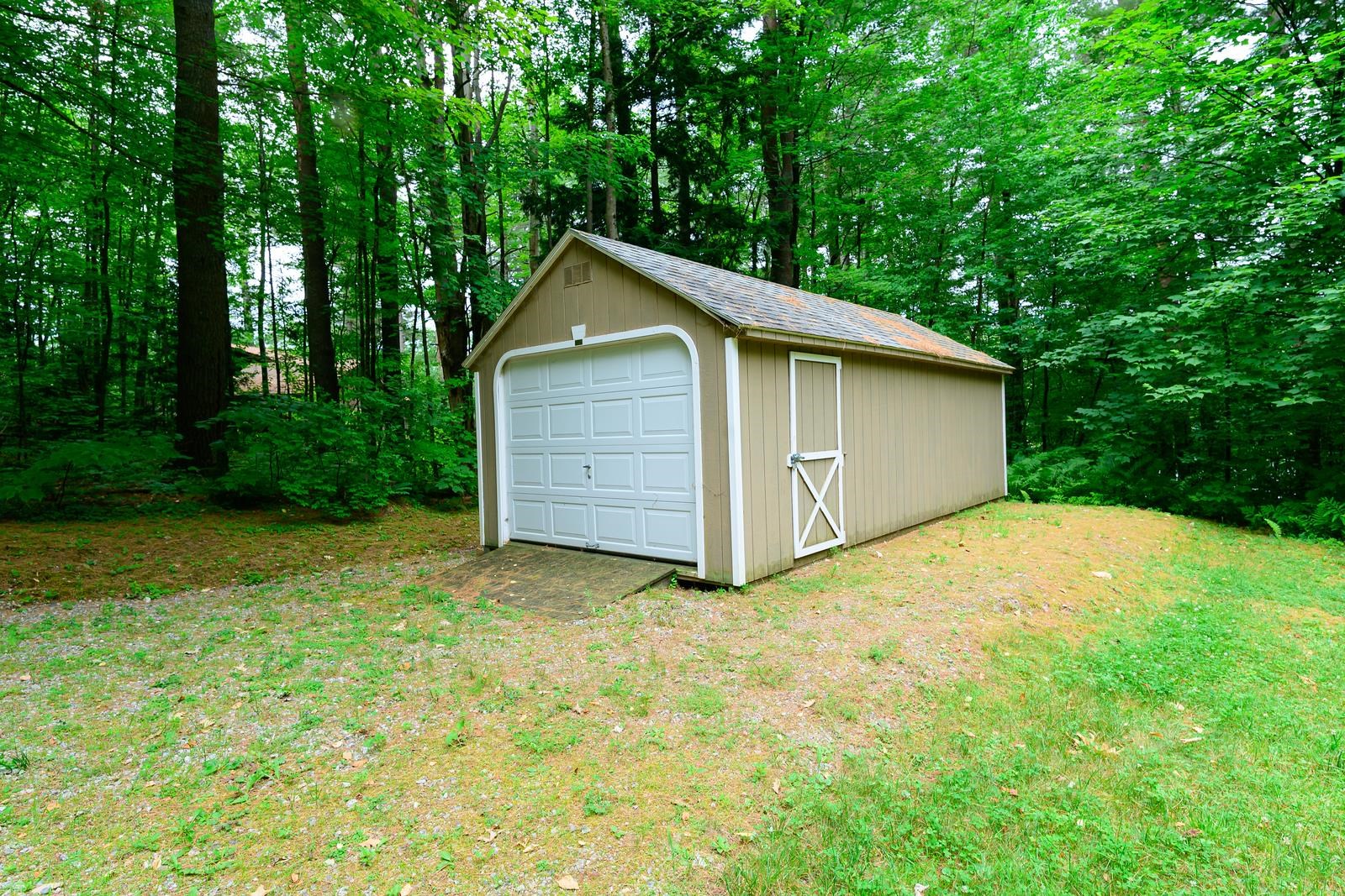 Homes for sale in Sandisfield, MA | 303 Lakeshore Dr, Sandisfield, MA 01255 | MLS# 5053619