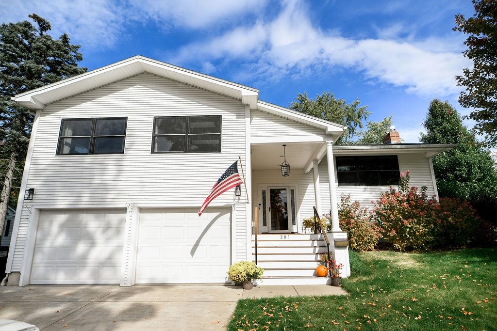 Homes for sale in Burlington, VT | 201 Crescent Beach Dr, Burlington, VT 05408 | MLS# 5053736