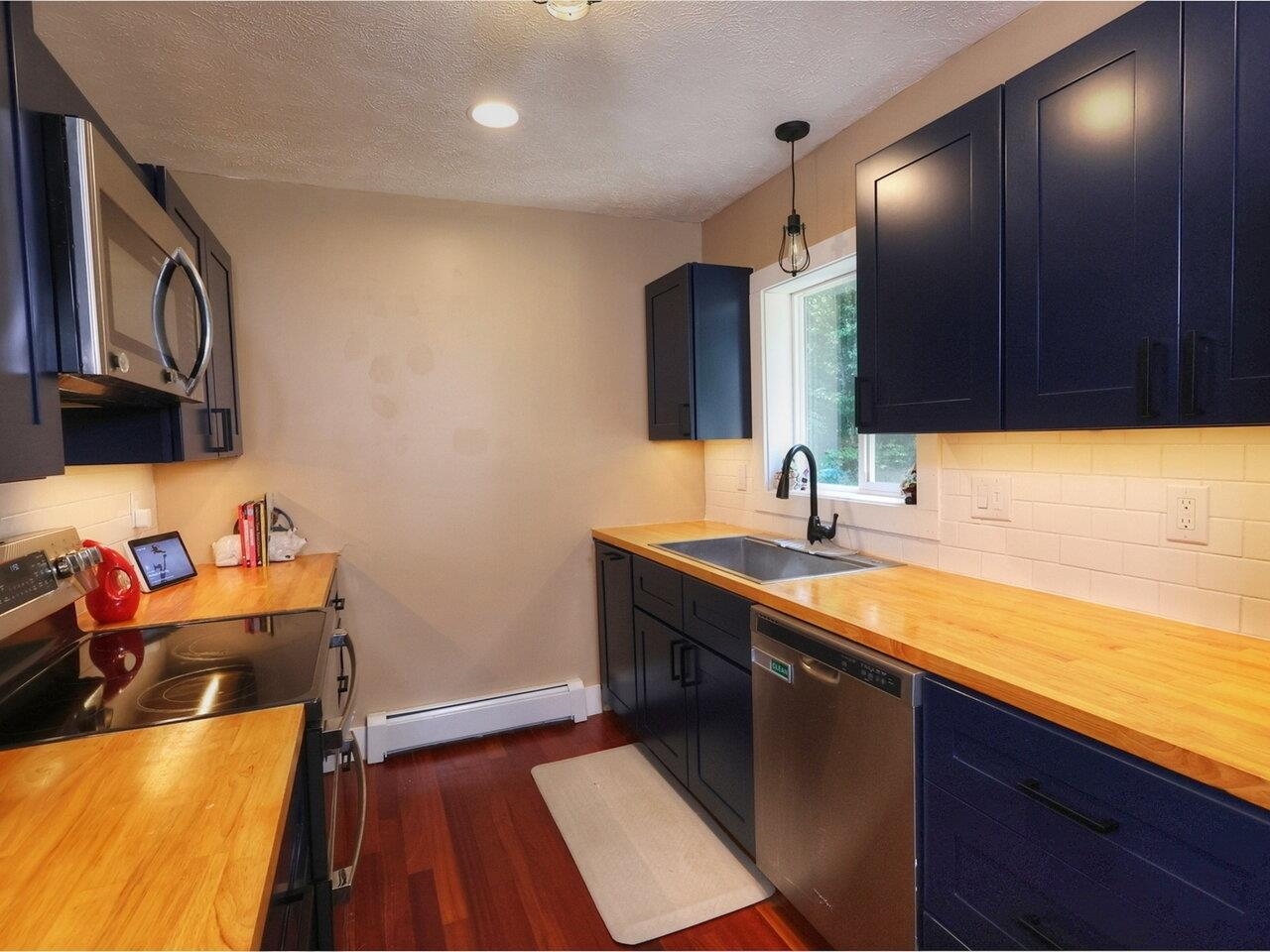 Homes for sale in Georgia, VT | 352 Cedarwood Ter, Georgia, VT 05468 | MLS# 5053770