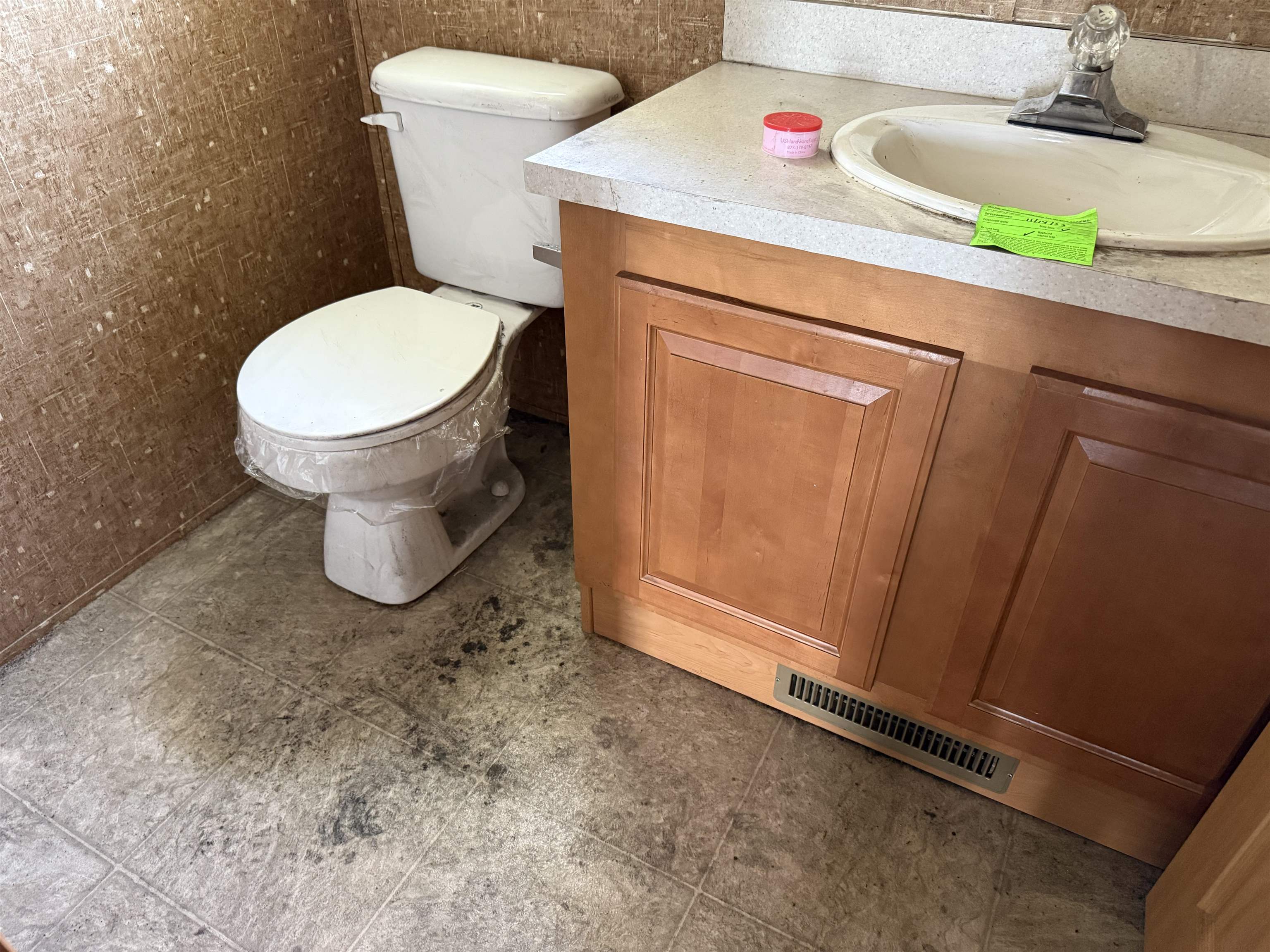 Homes for sale in Alburgh, VT | 111 Deso Dr, Alburgh, VT 05440 | MLS# 5053943