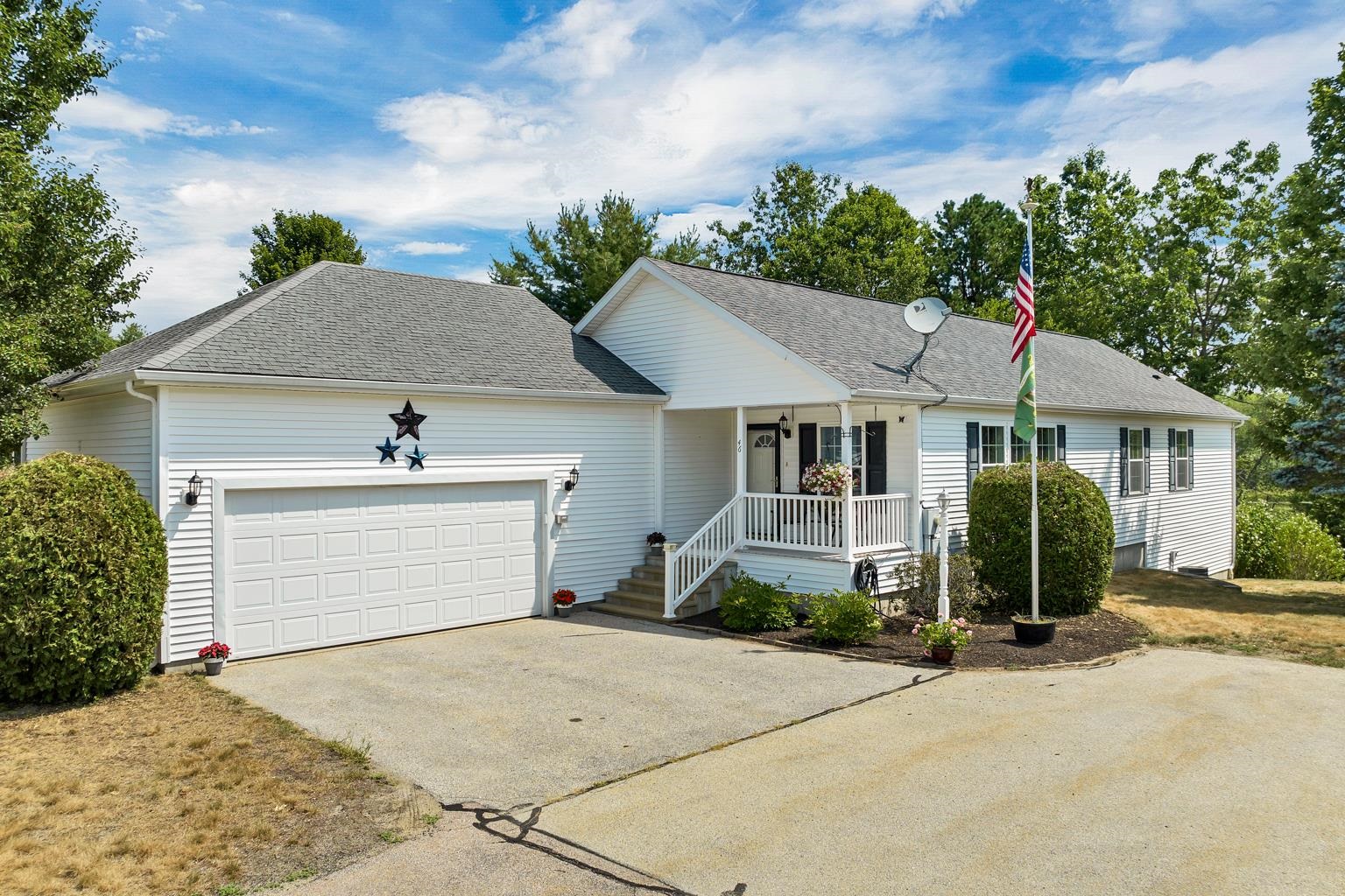 Homes for sale in Hooksett, NH | 46 Moose Pond Ter, Hooksett, NH 03106 | MLS# 5054440