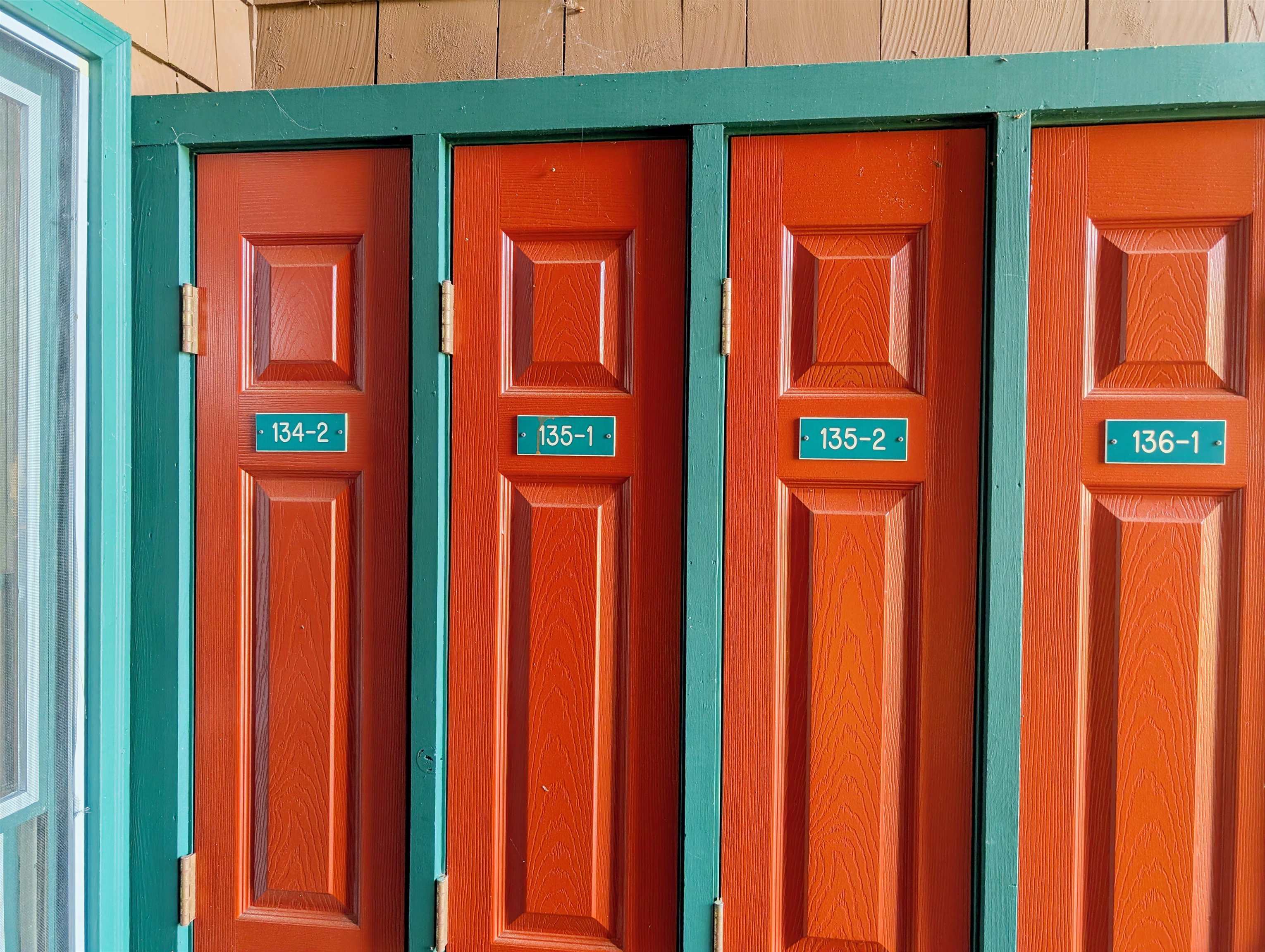 Ski Storage Lockers 23801276