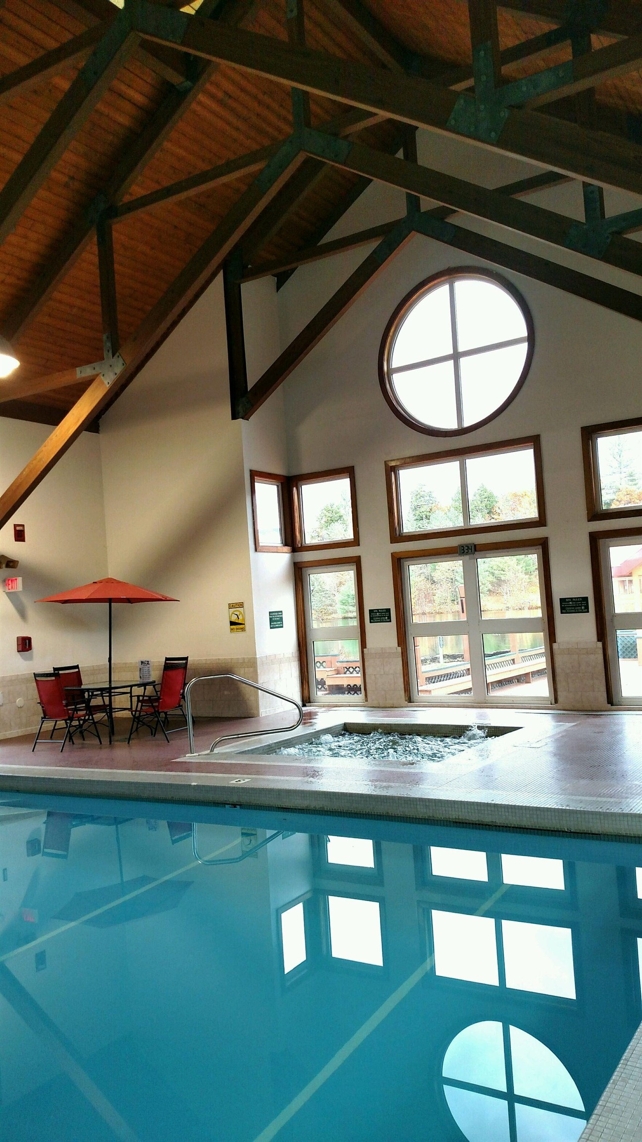 Indoor Pool with Jaccuzzi 23801482