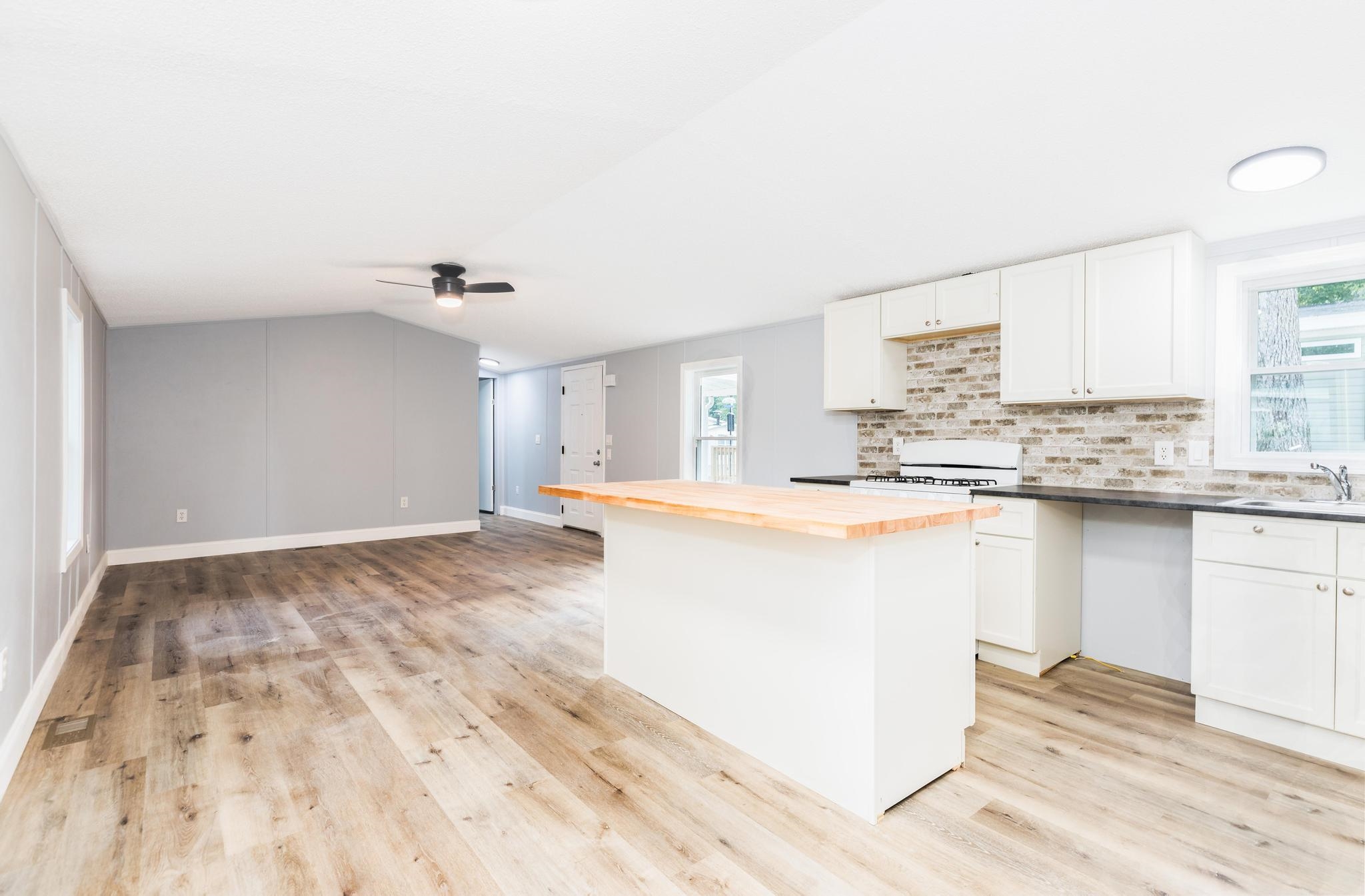 Homes for sale in Exeter, NH | 311 Friar Tuck Dr, Exeter, NH 03833 | MLS# 5054704