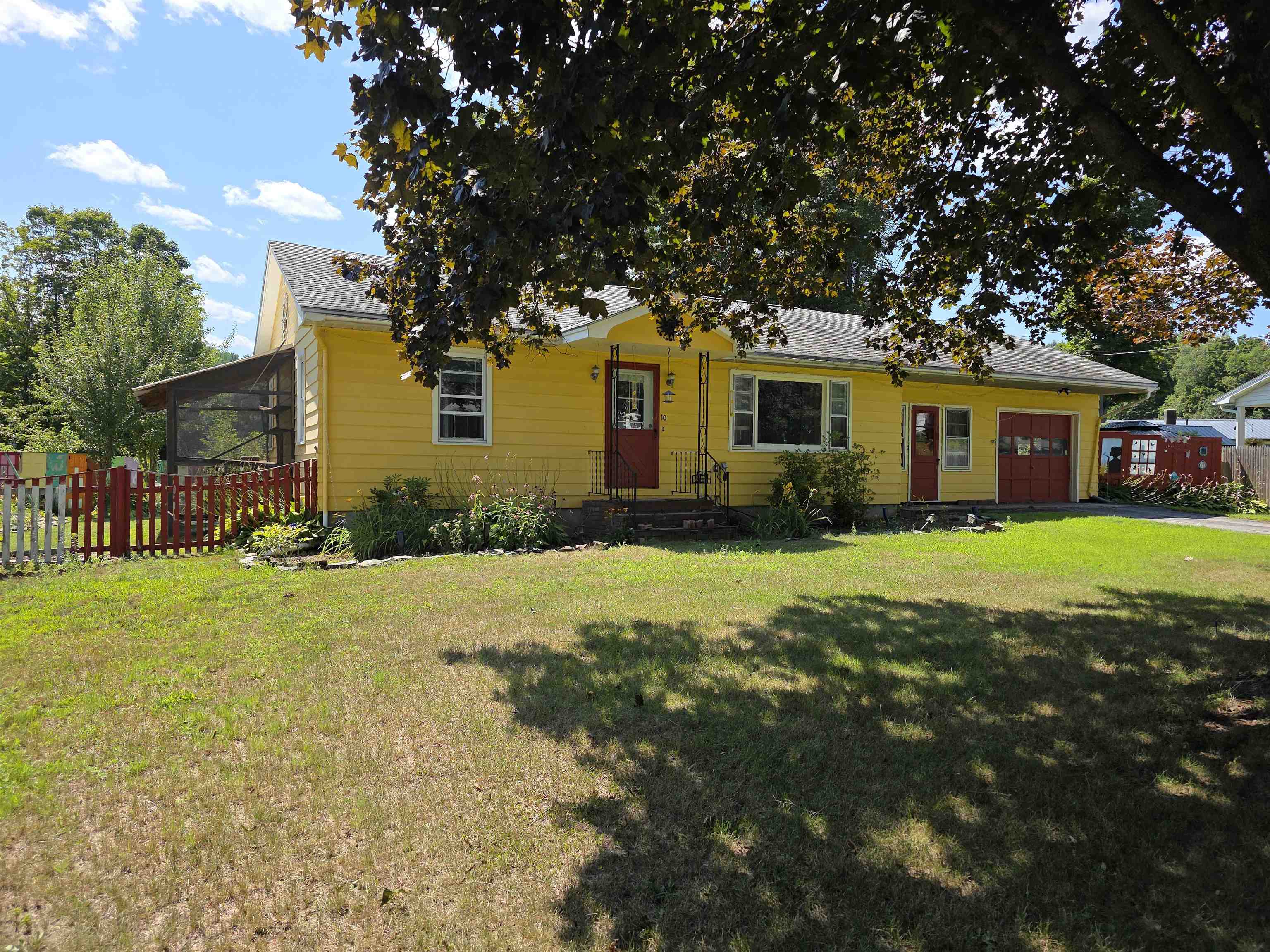 VILLAGE OF NORTH SPRINGFIELD IN TOWN OF SPRINGFIELD VT Home for sale $$220,000 | $226 per sq.ft.