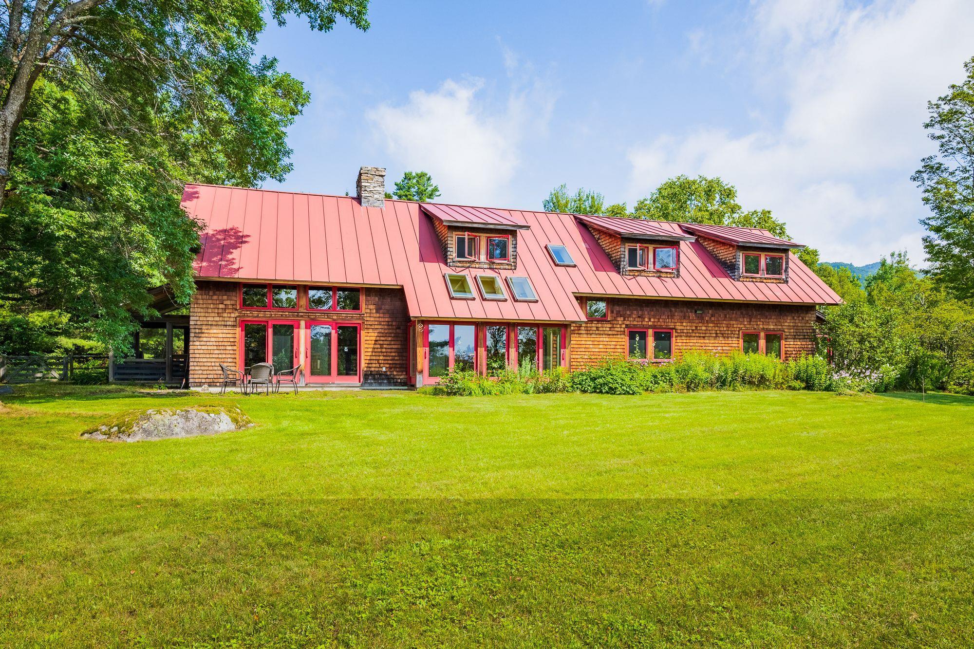 ORFORD NH Home for sale $$1,495,000 | $453 per sq.ft.