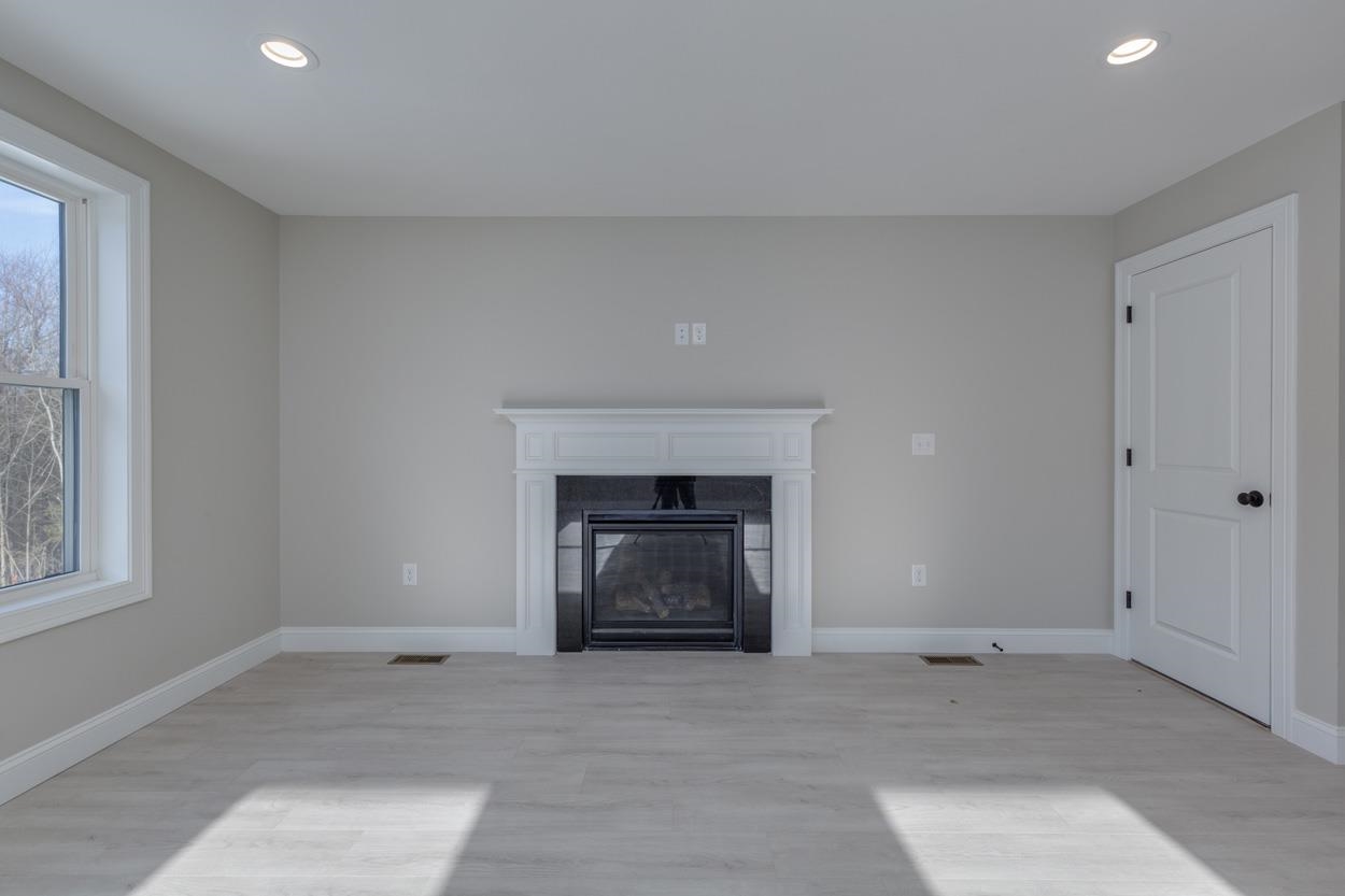 Homes for sale in Hudson, NH | 24 Windsor Ln #9, Hudson, NH 03051 | MLS# 5054845