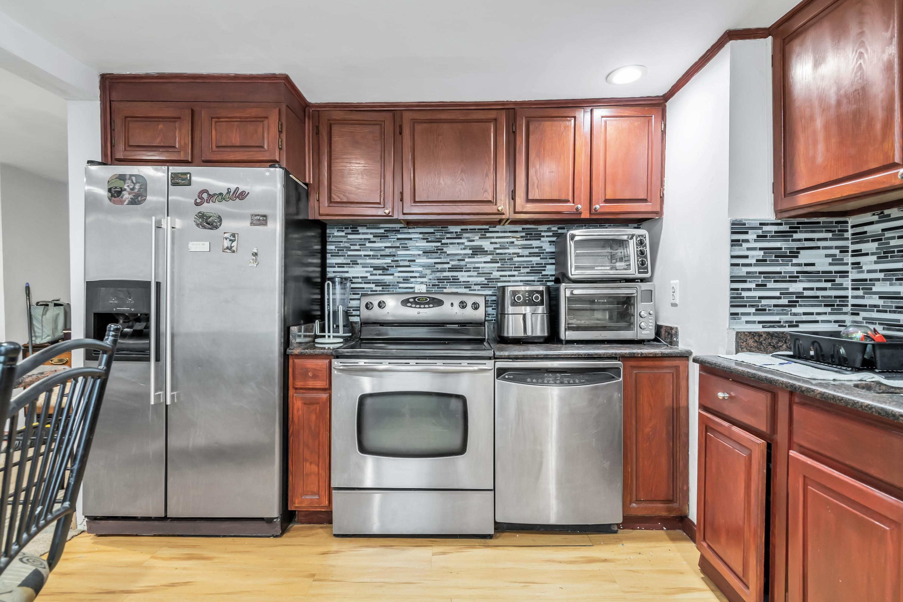 Homes for sale in Manchester, NH | 389 Front St, Manchester, NH 03102 | MLS# 5054860