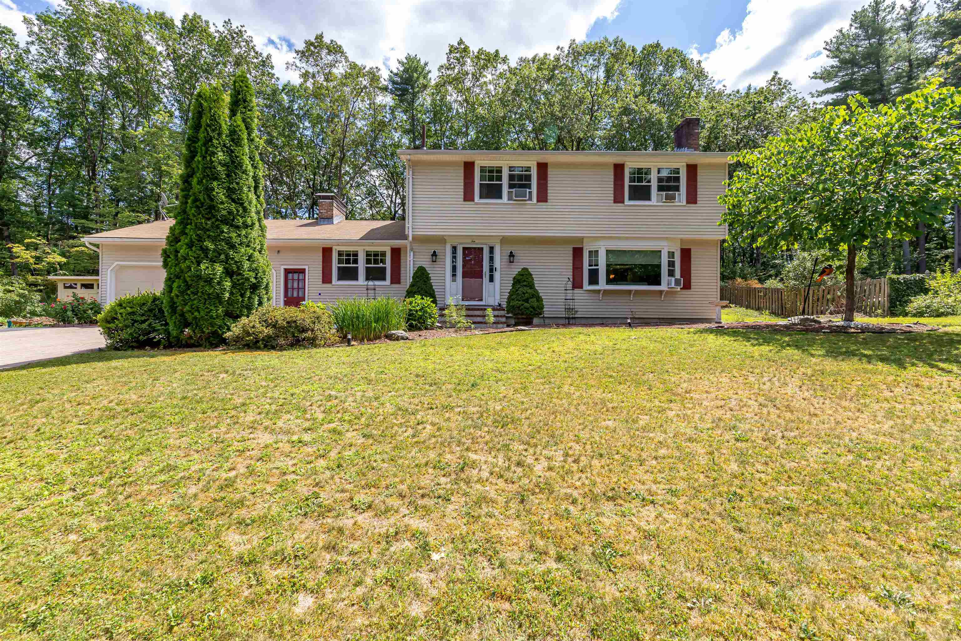 Nashua NH Home for sale $$660,000 $318 per sq.ft.