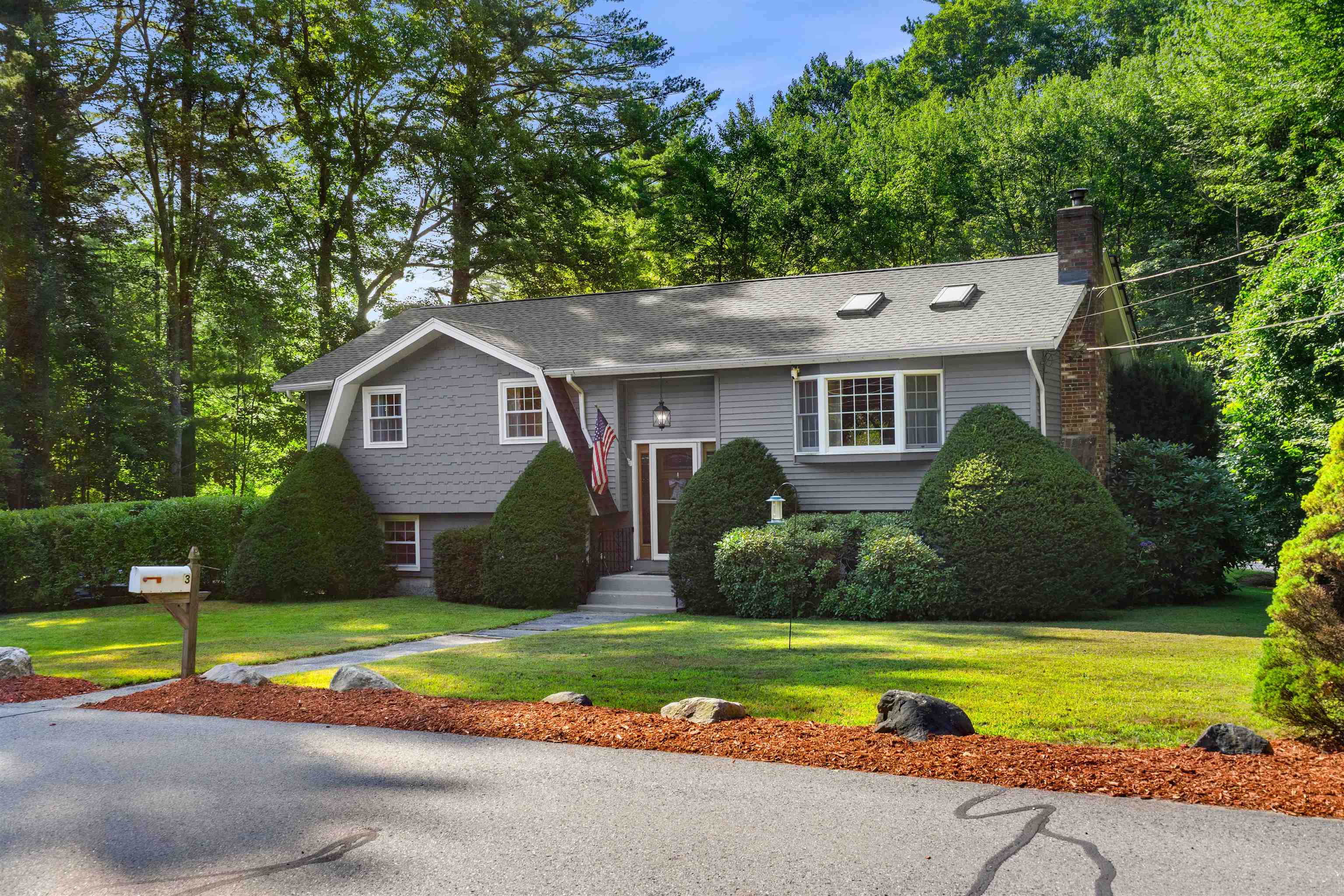 3 Kennedy Dr, Pelham, NH 03076