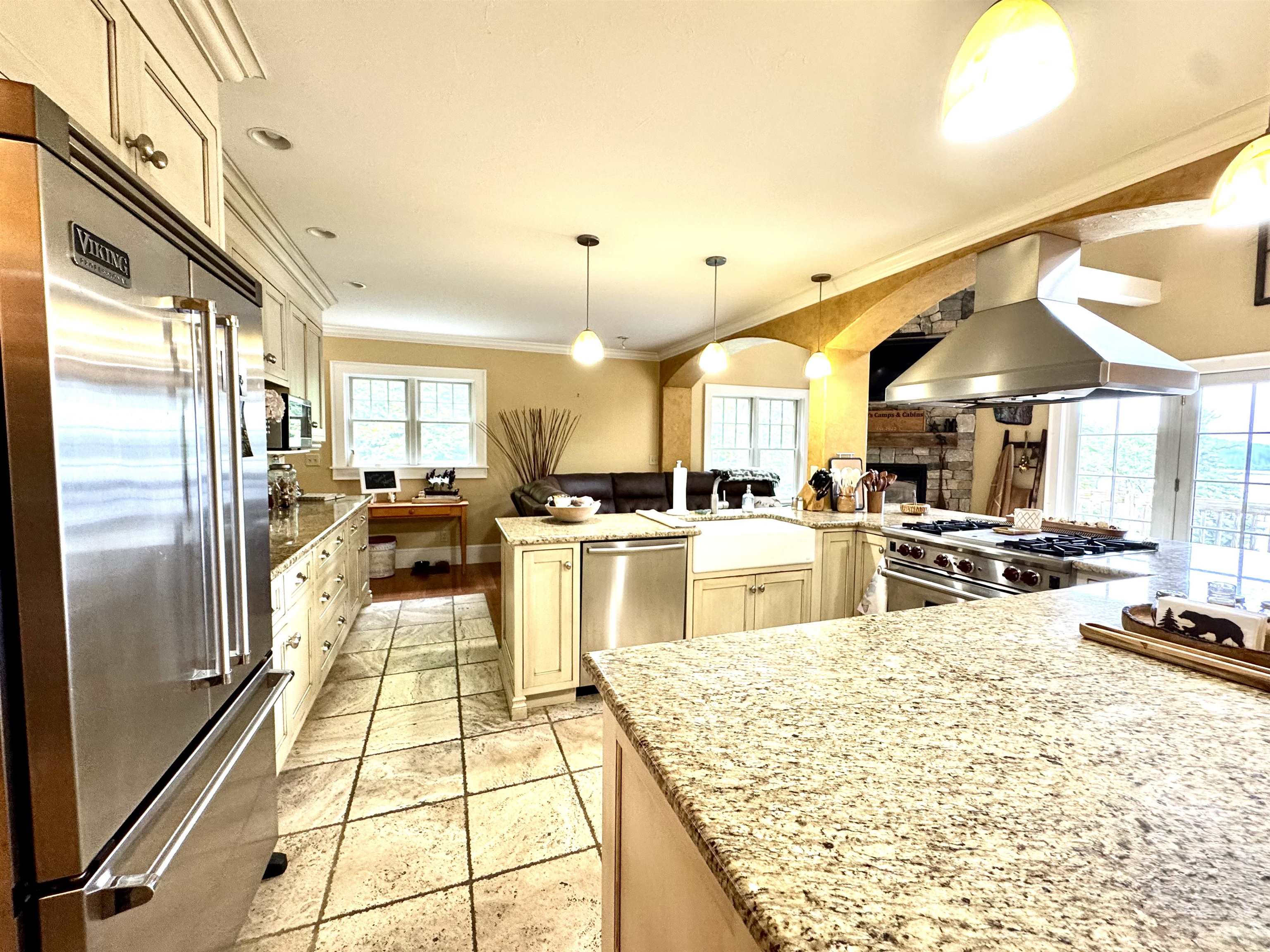 19 Backiel Dr, Stewartstown, NH 03576