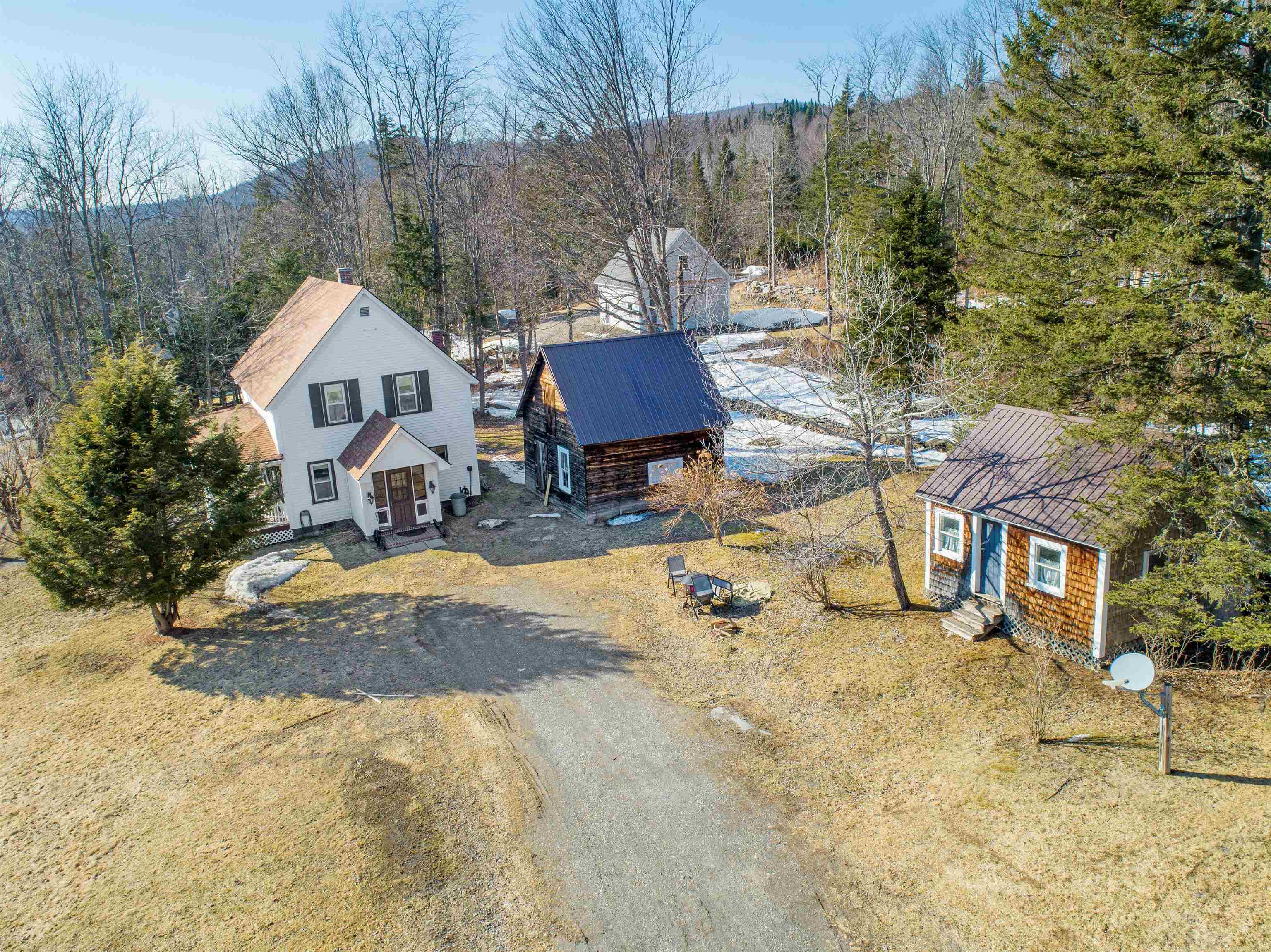 1495 Main St, Pittsburg, NH 03592