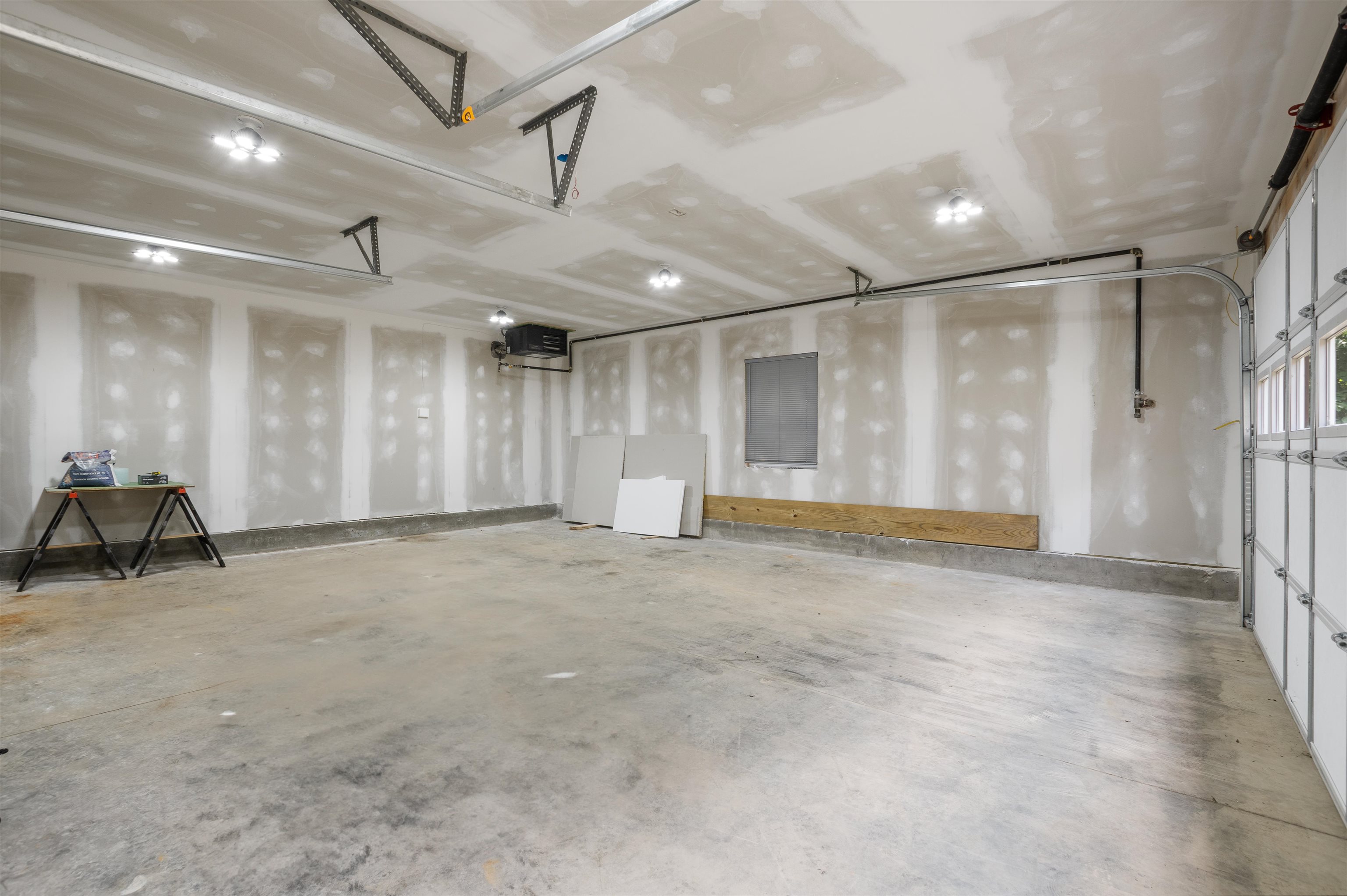 94 Spring Rd, Pittsburg, NH 03592