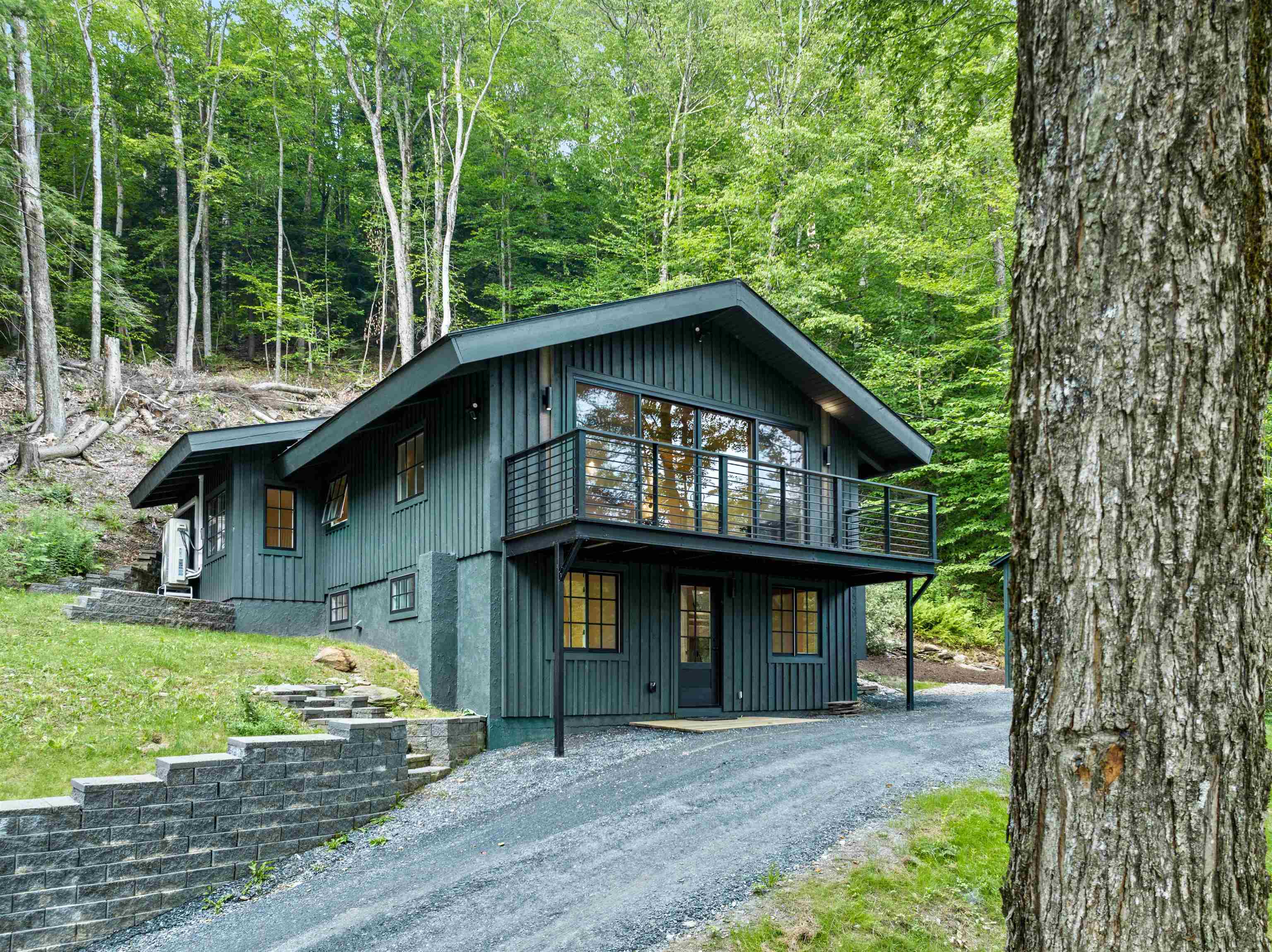 WARREN VT Home for sale $$999,000 | $504 per sq.ft.