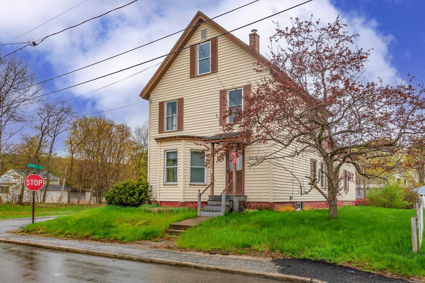 NEWPORT NH Home for sale $$230,000 | $148 per sq.ft.