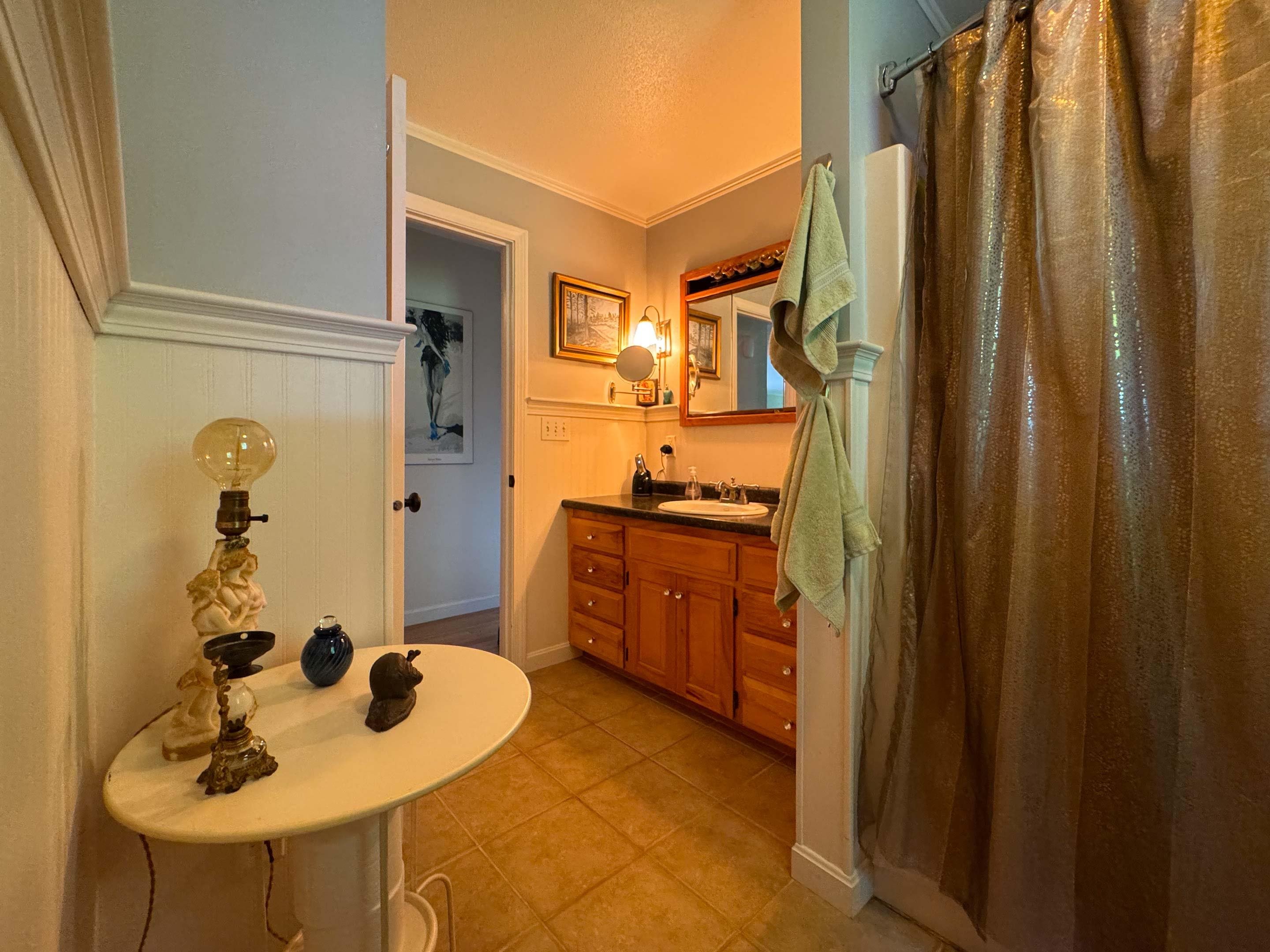 Primary Full Bathroom