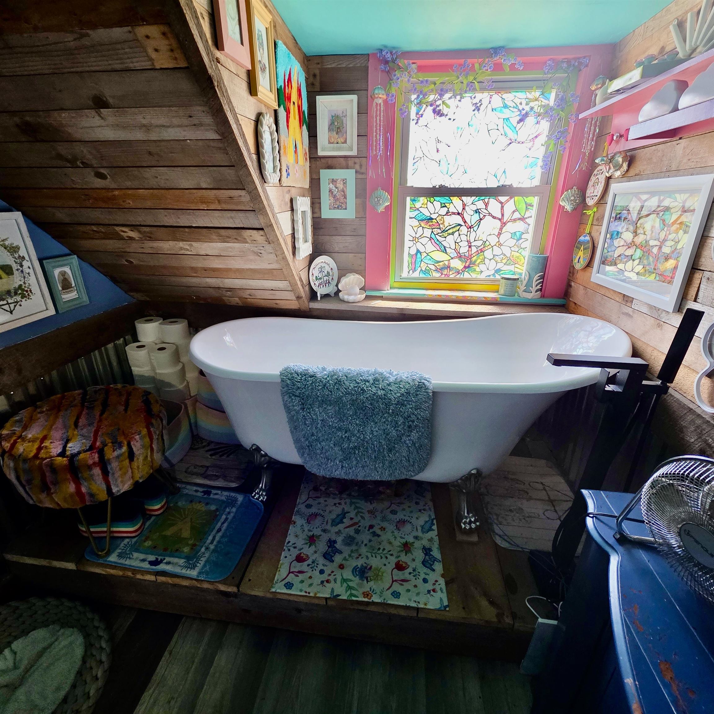 Upstairs Full Bath/Tub 23866146