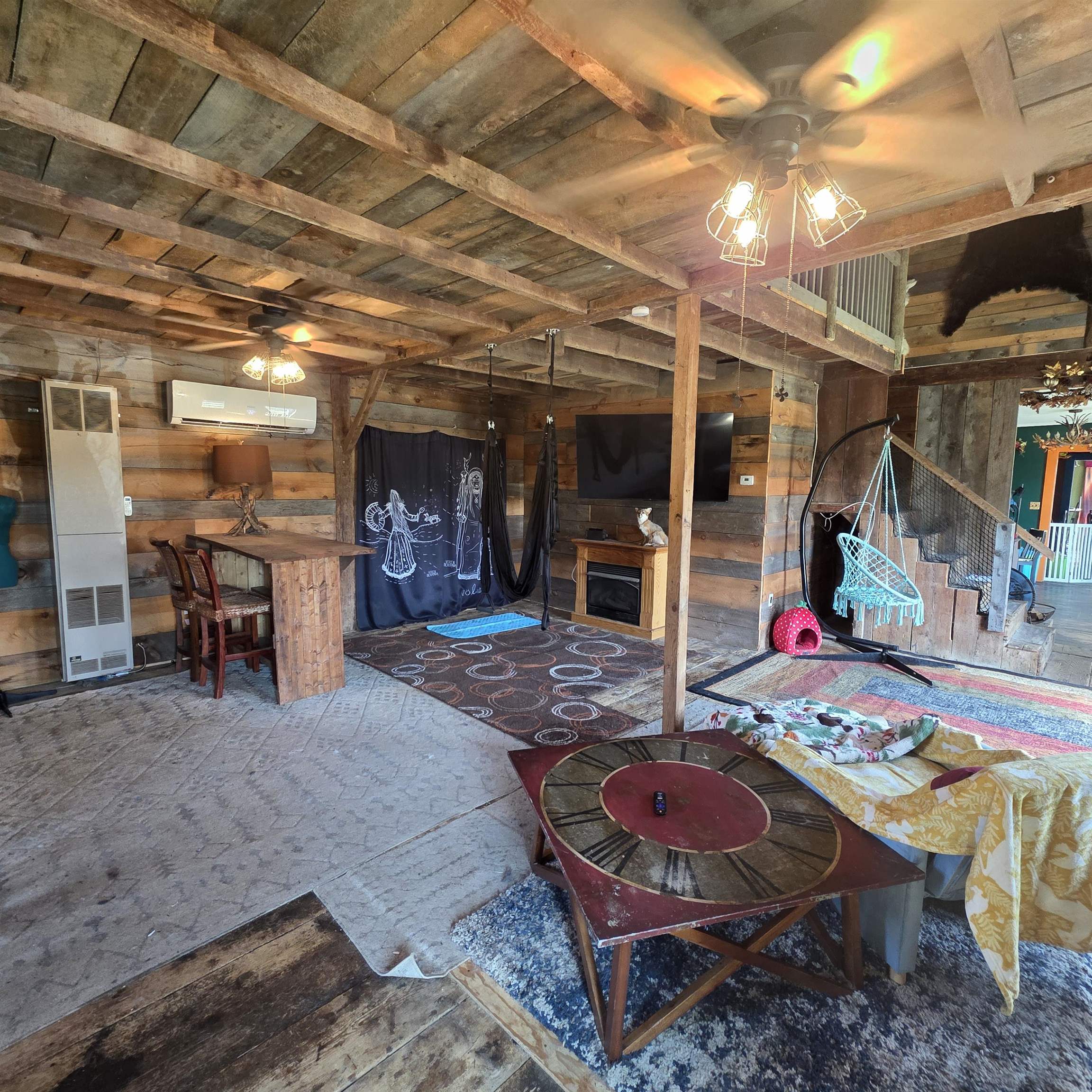 Family Room 23866616