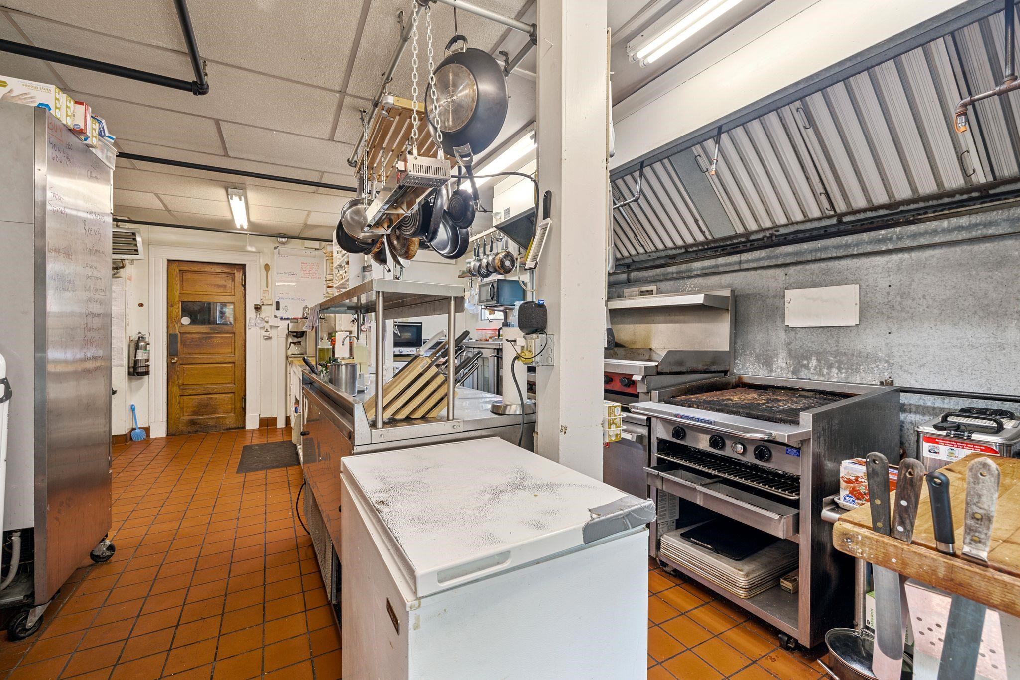 Commercial kitchen