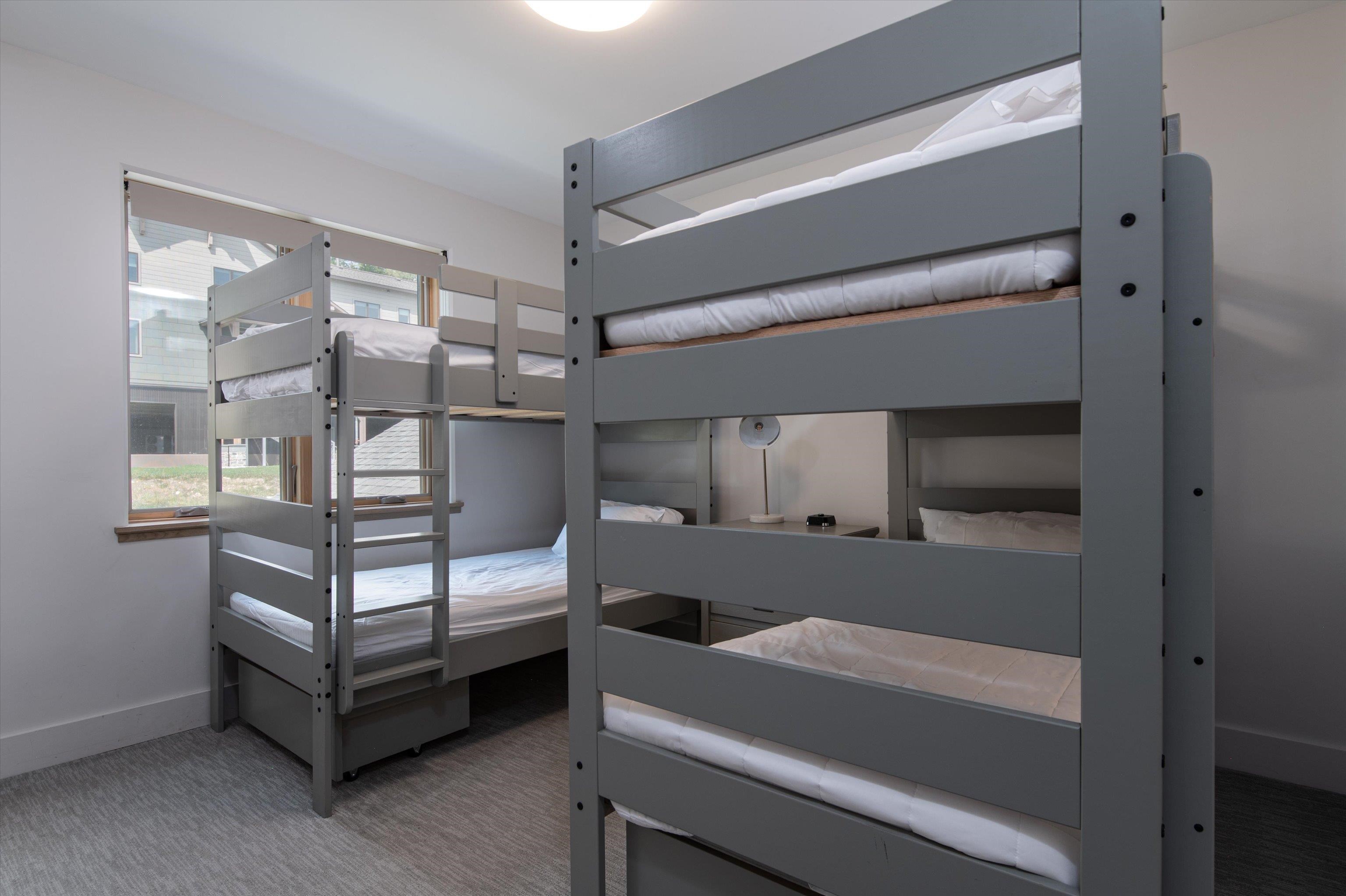 Double Bunk Room 23894365