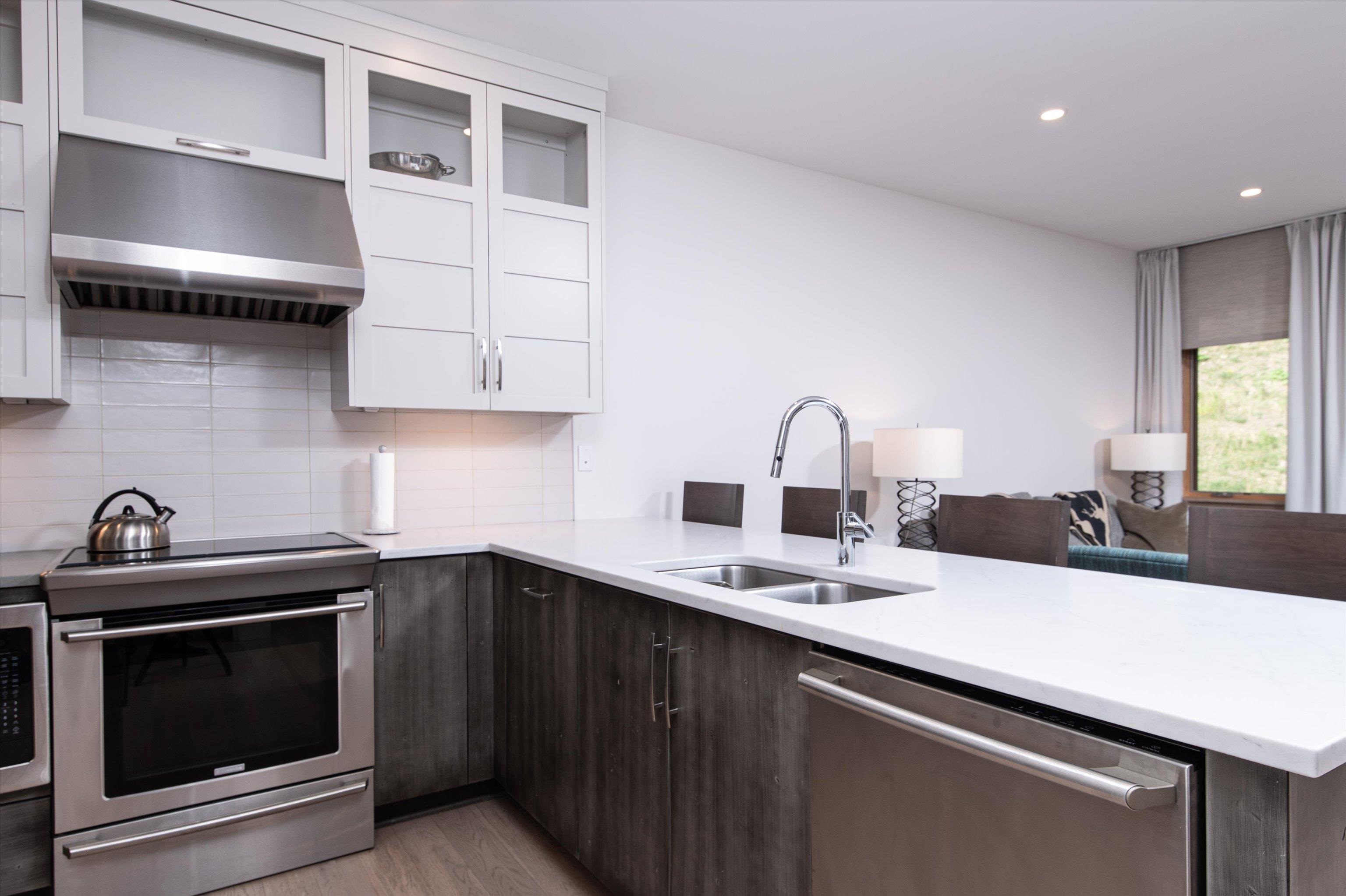 Custom Kitchen 23894314