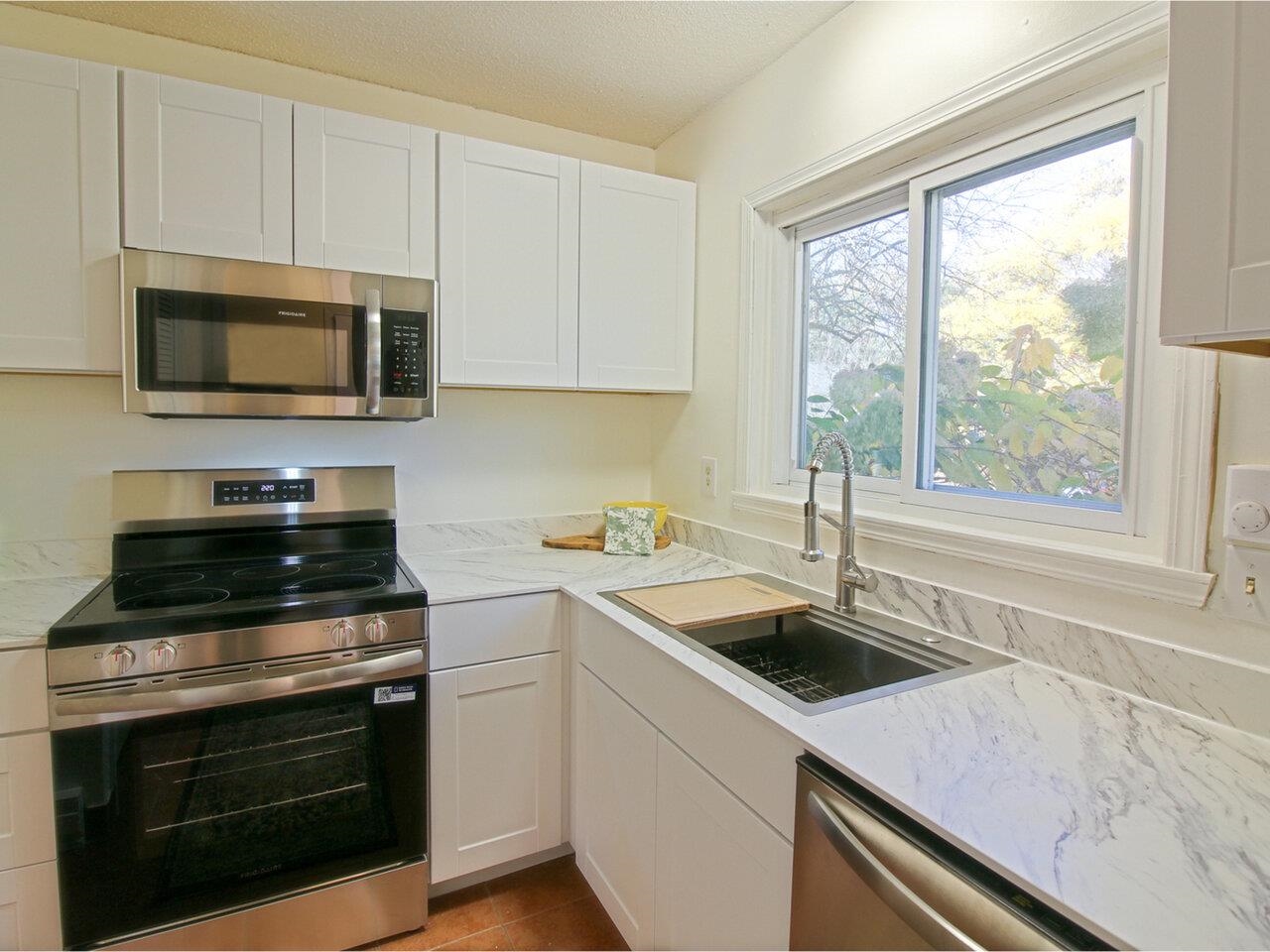 Homes for sale in South Burlington, VT | B10 Stonehedge Dr, South Burlington, VT 05403 | MLS# 5056852