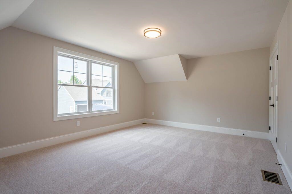 7 Wilderness Dr, Nashua, NH 03062