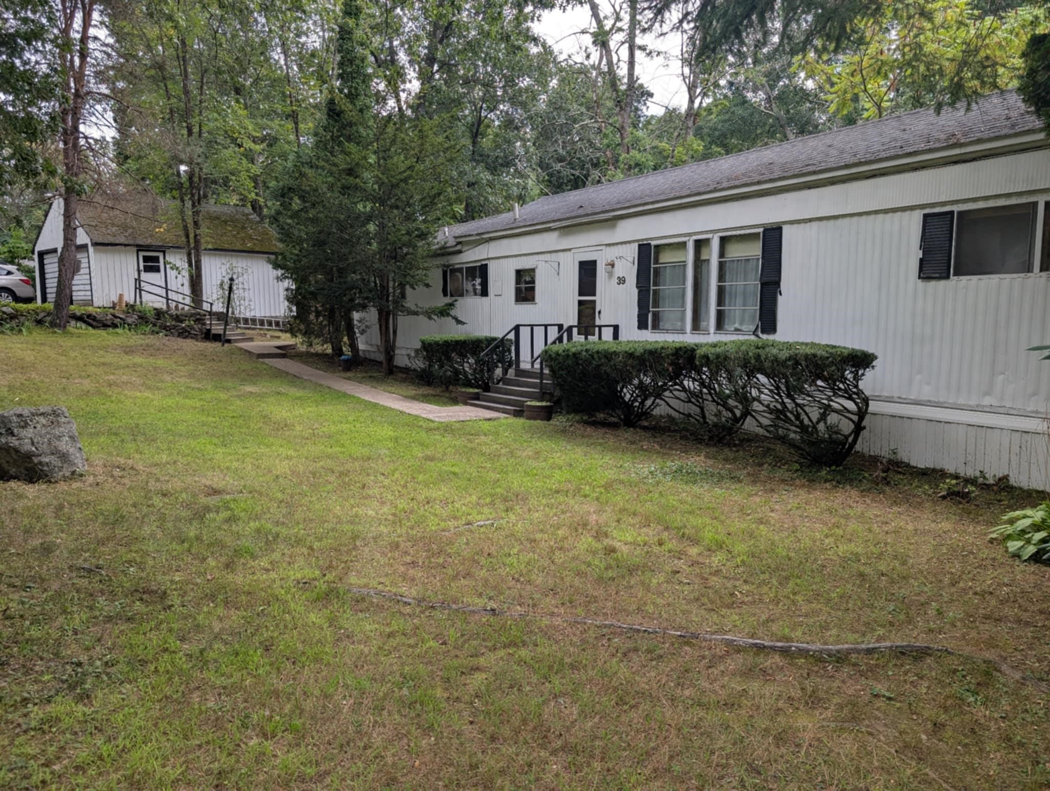 Photo of 39 Goodhue Road Derry NH 03038