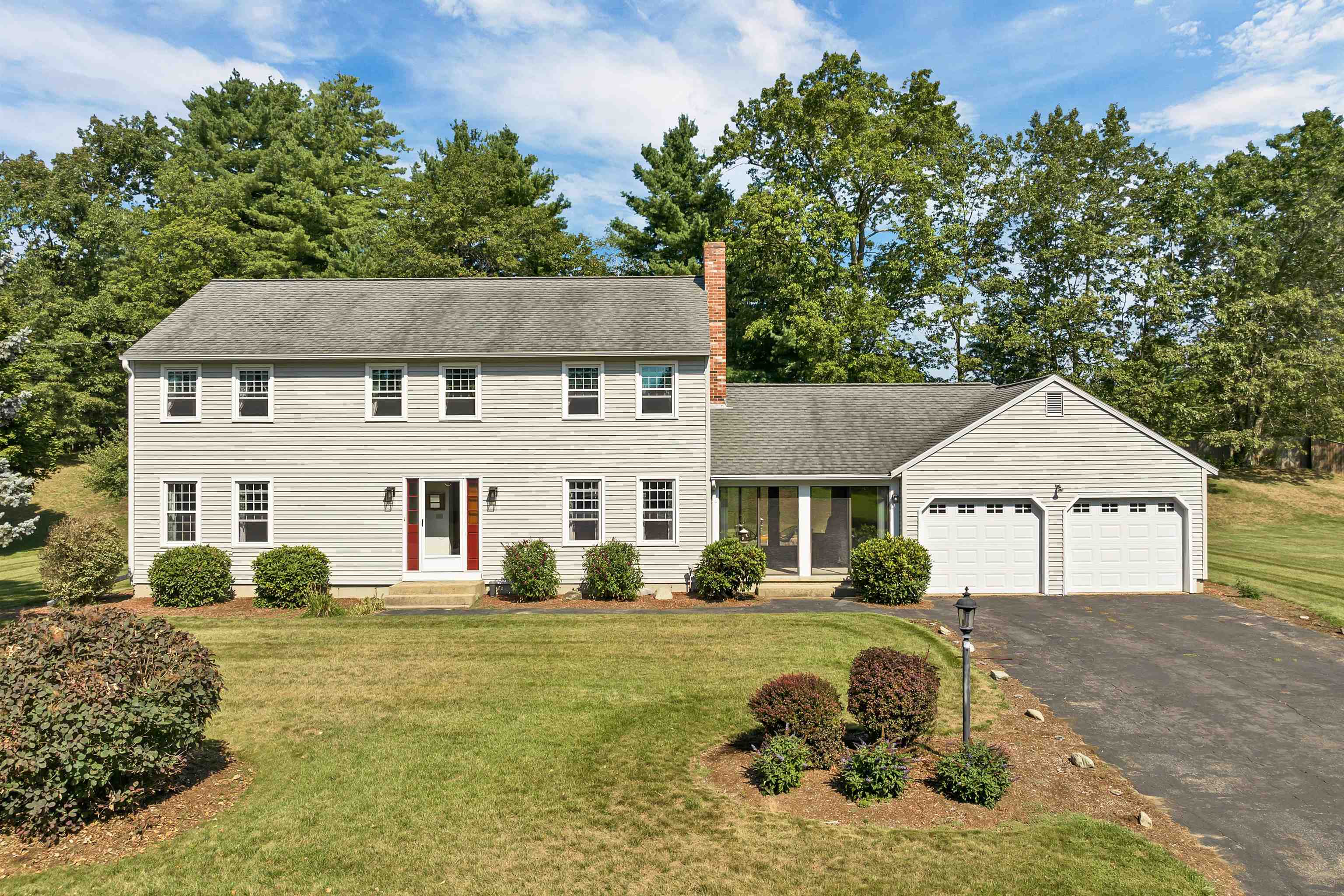 Nashua NH Home for sale $$675,000 $284 per sq.ft.