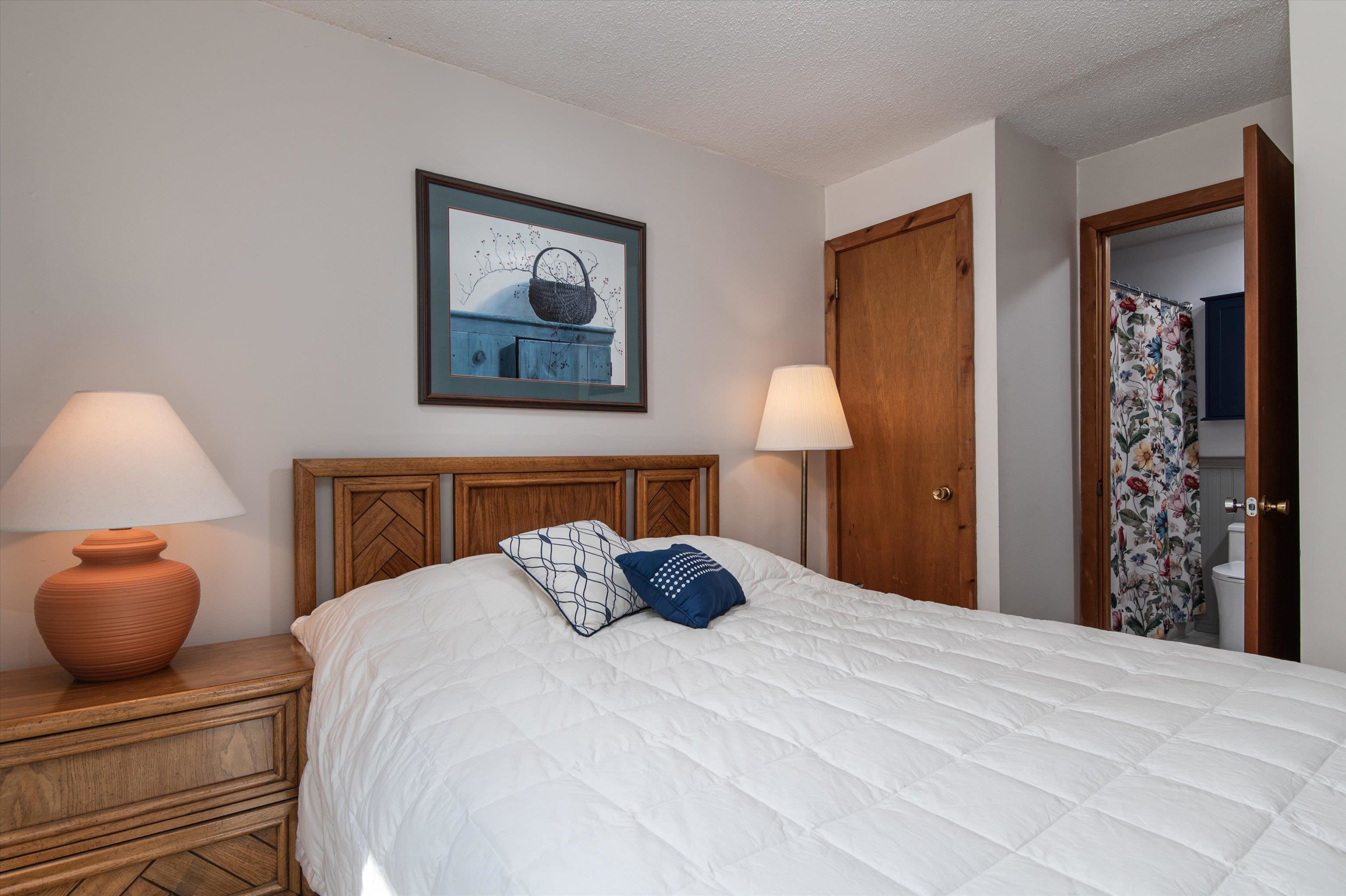 Good storage throughout this residence 23907059