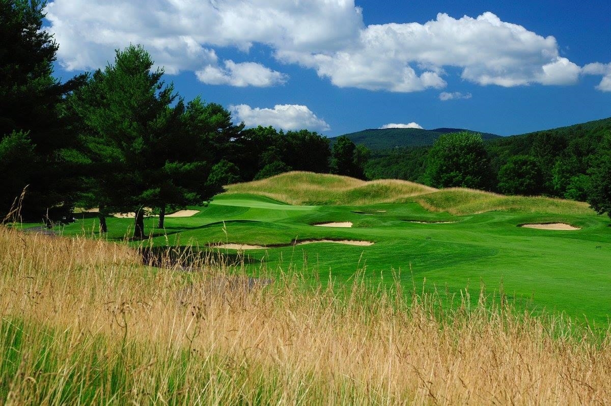 18 hole Fox Run Golf Course just a few miles away 23907074