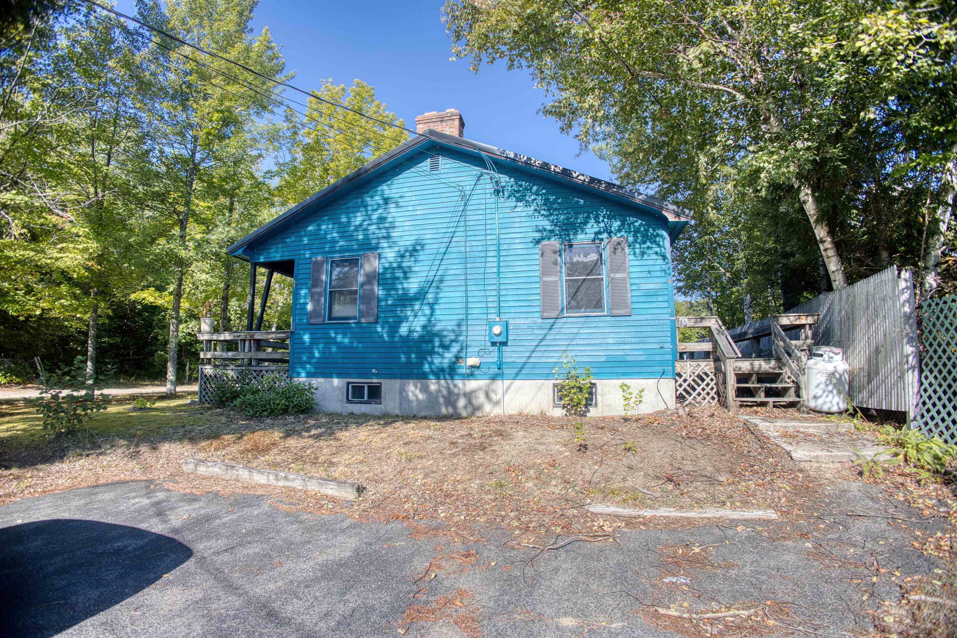 10 Dore St, Ossipee, NH 03814