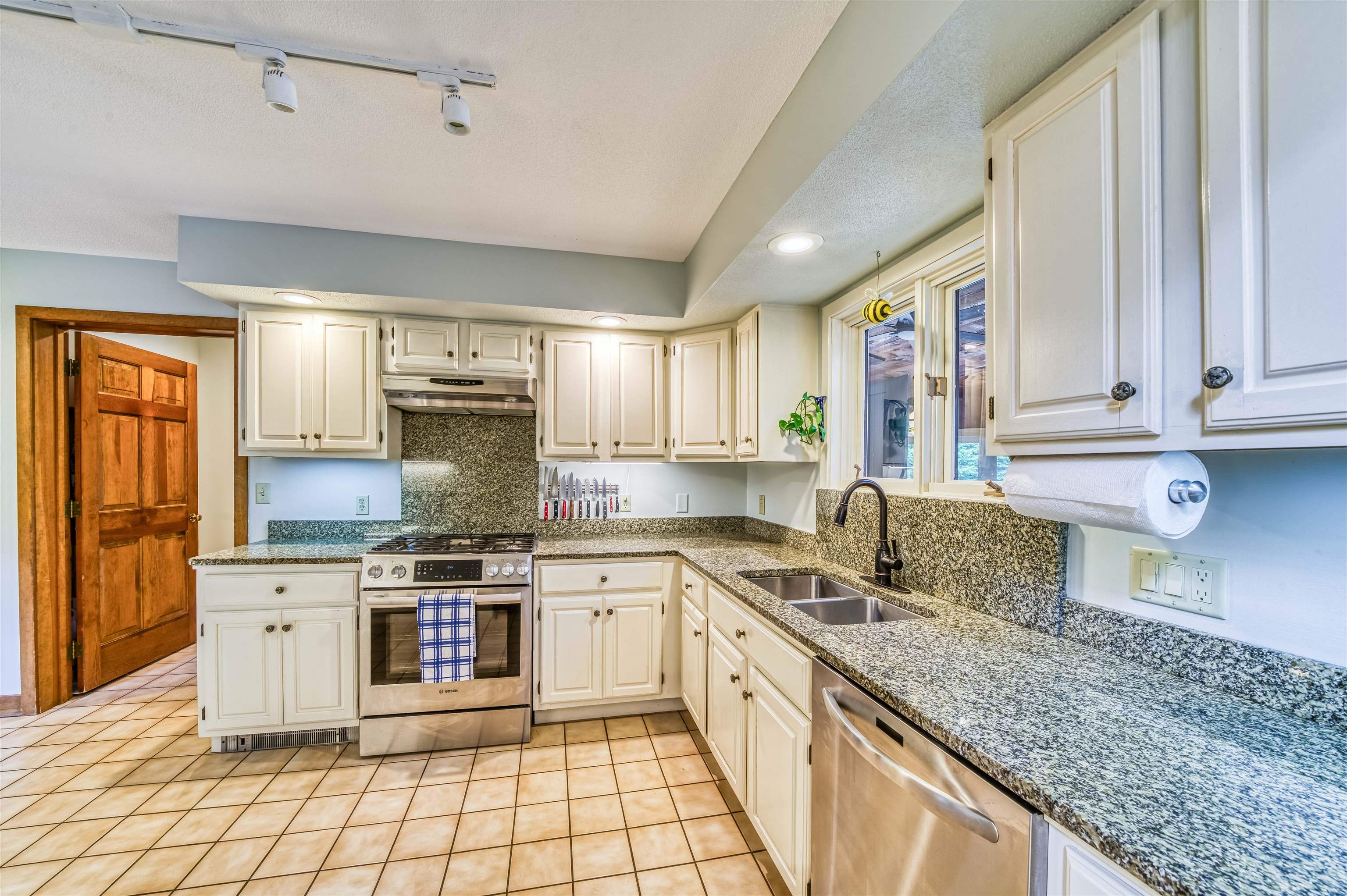 99 Newell Rd, Newbury, NH 03255