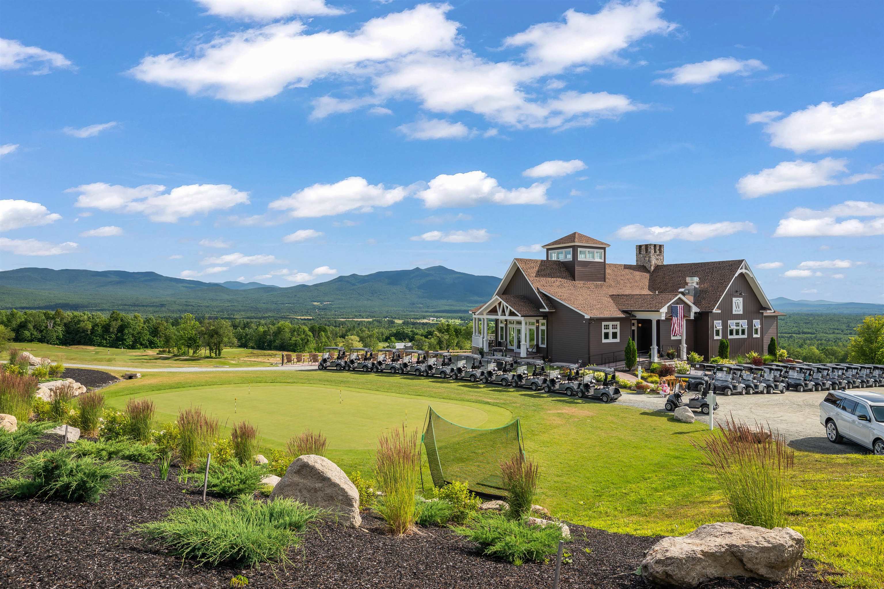 000 Meadows Rd, Jefferson, NH 03583