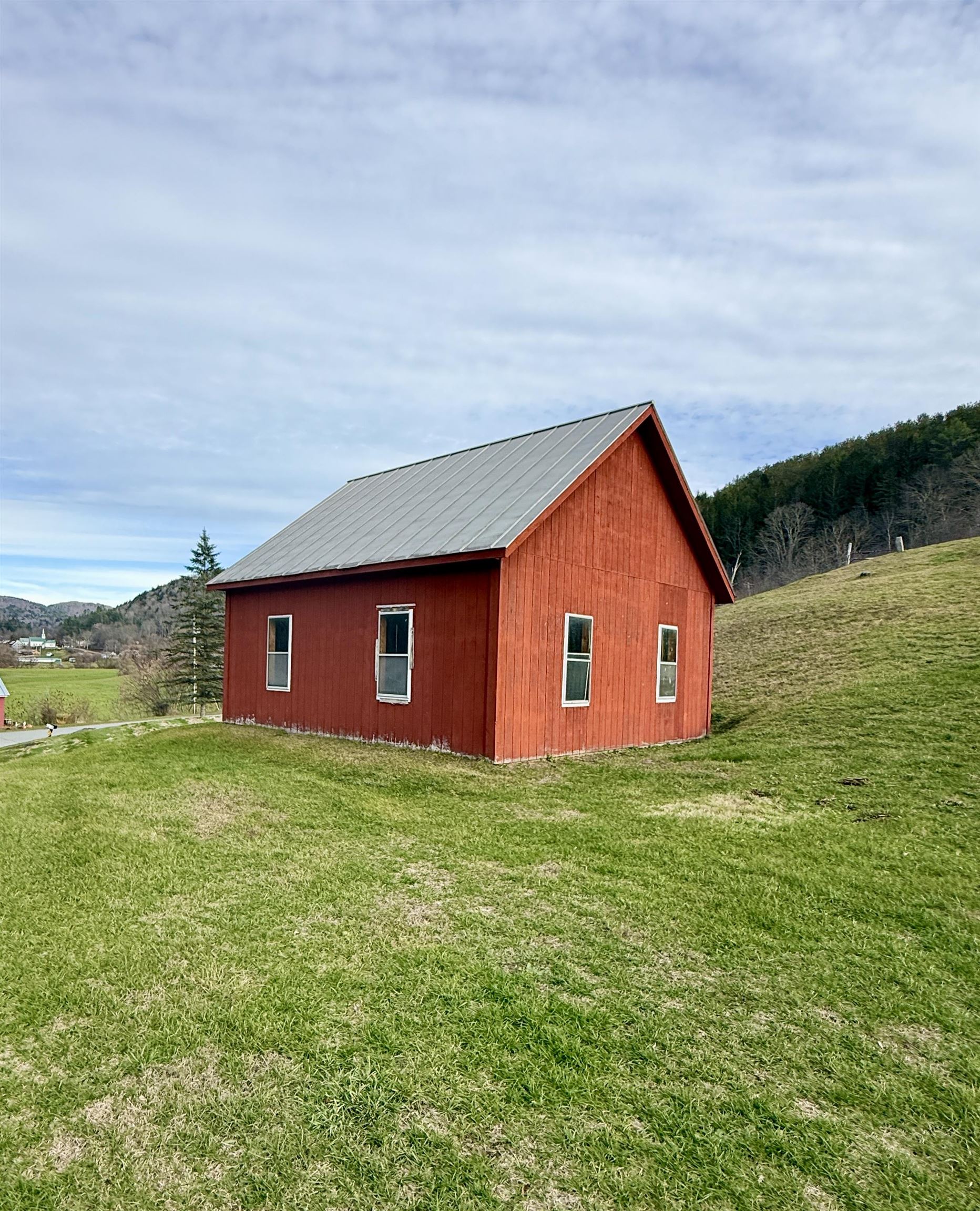 Homes for sale in Tunbridge, VT | 3 Howe Ln, Tunbridge, VT 05077 | MLS# 5058174