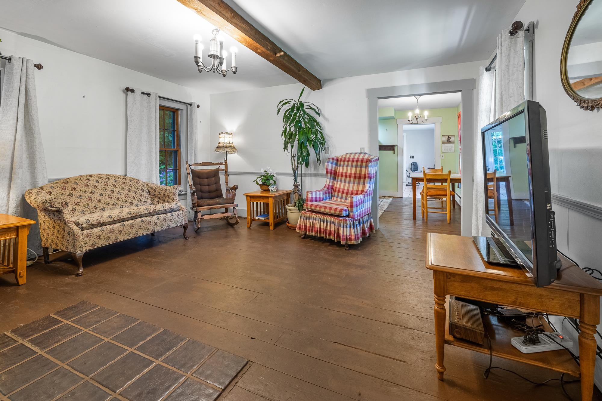 Living Room 23944699