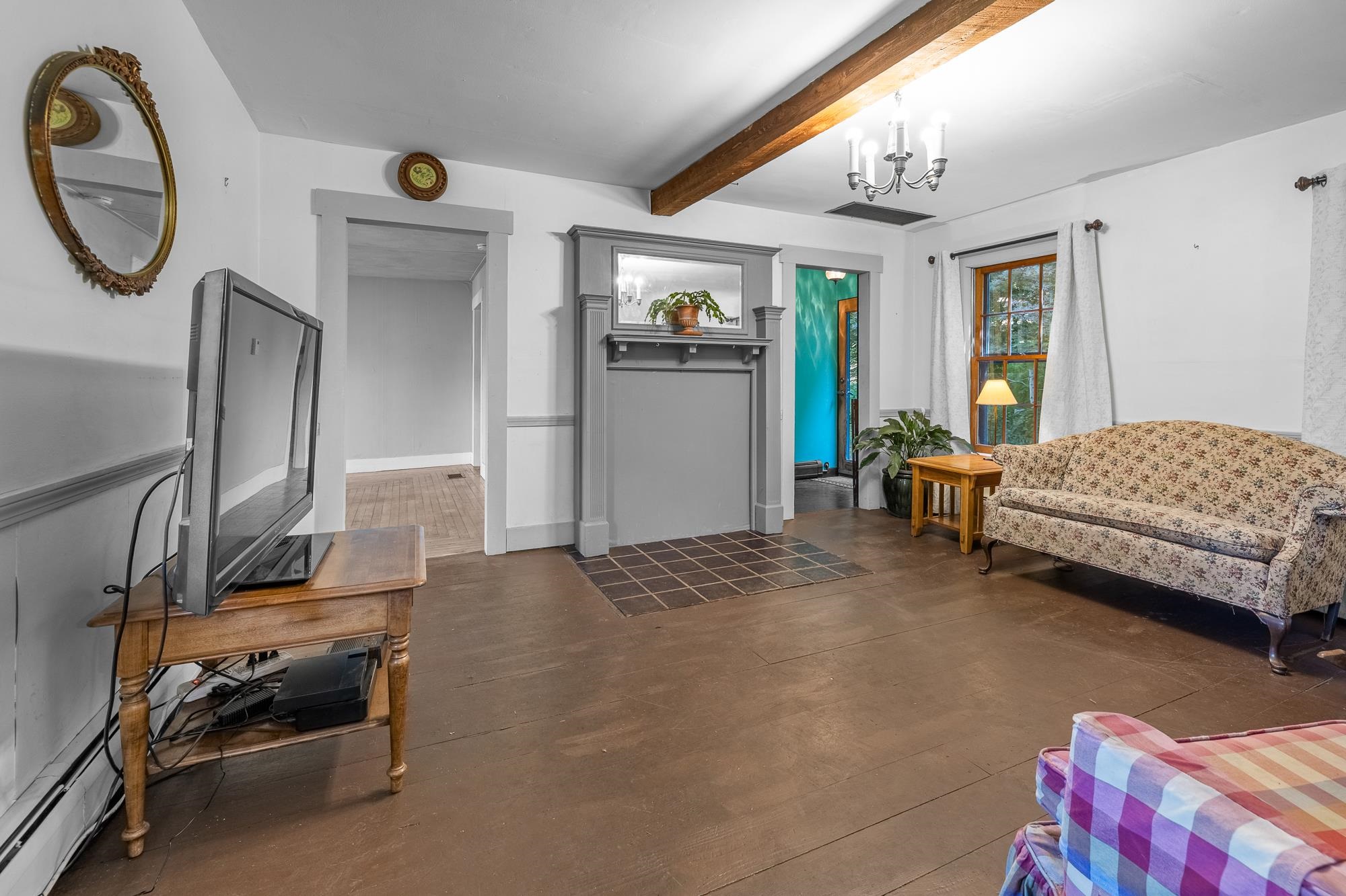 Living Room 23944702