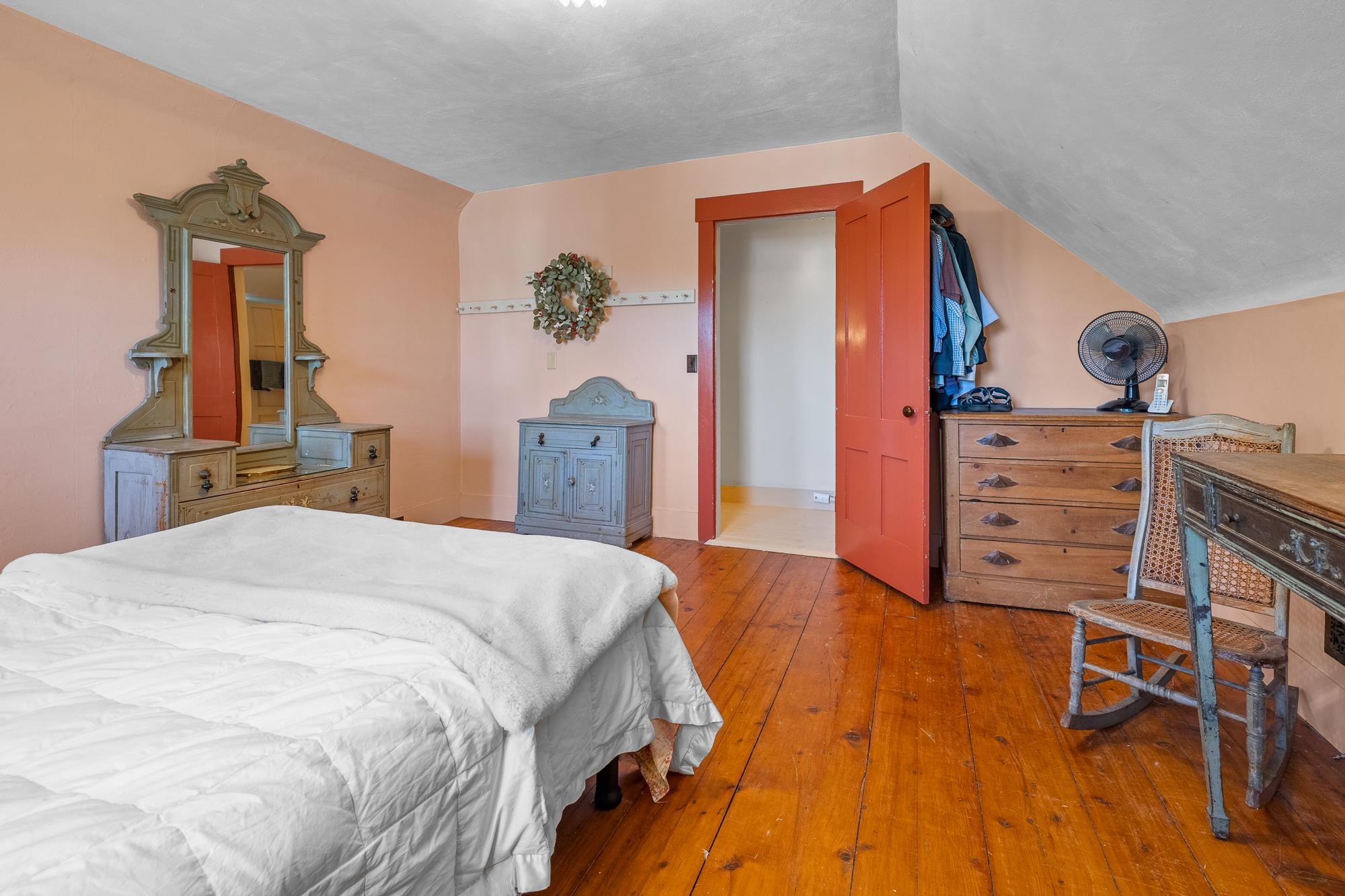 Primary bedroom 23944721