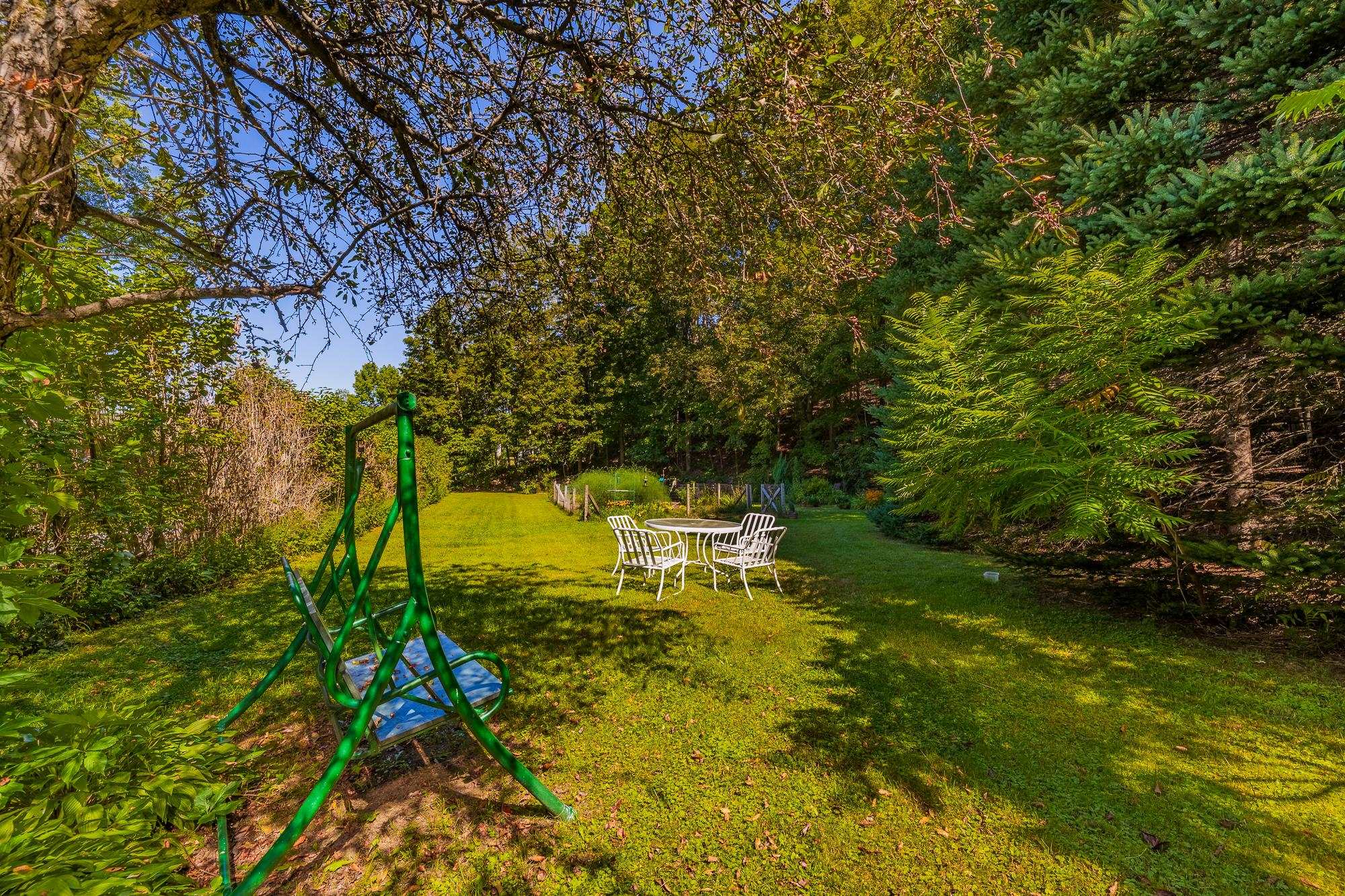 View to the garden 23944670